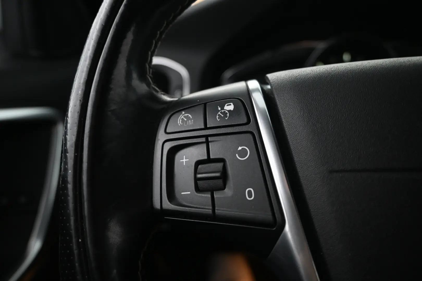 Car Image - 3Io3ctpiG6kPcK0kxYHIiC