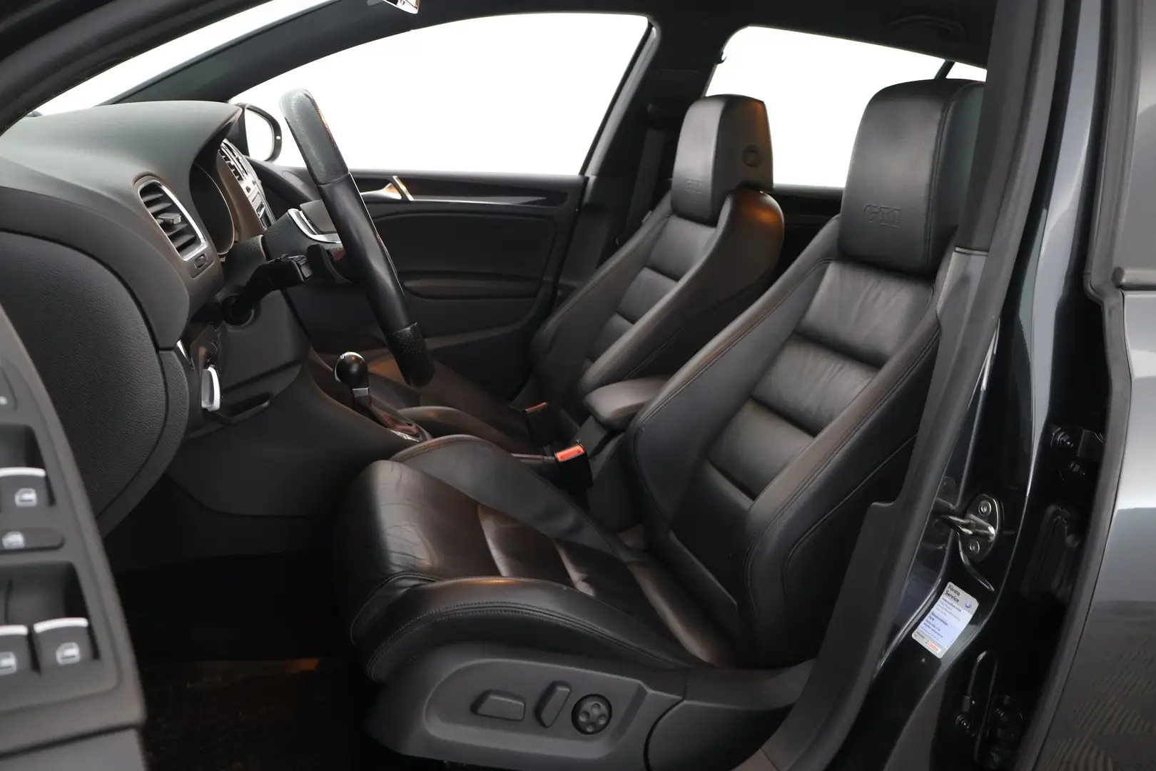 Car Image - 39RWFtxfqNGxVJLRYmLmDo