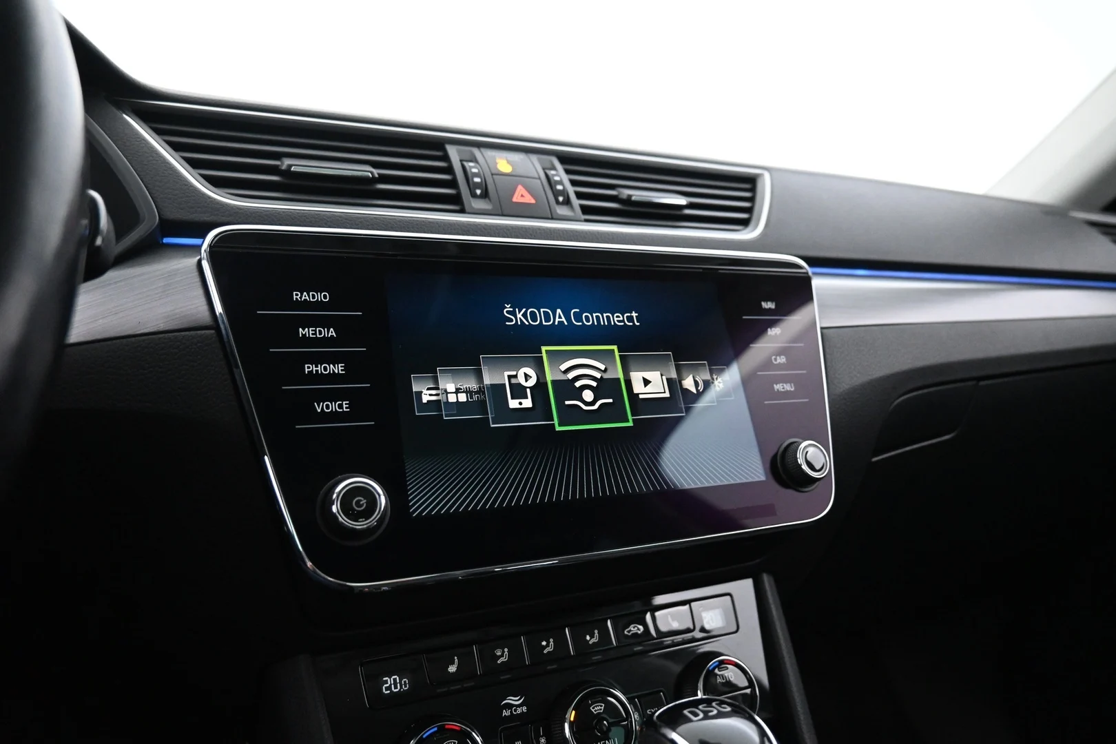 Car Image - XFqPcnxTenJJxIBYXoLVR