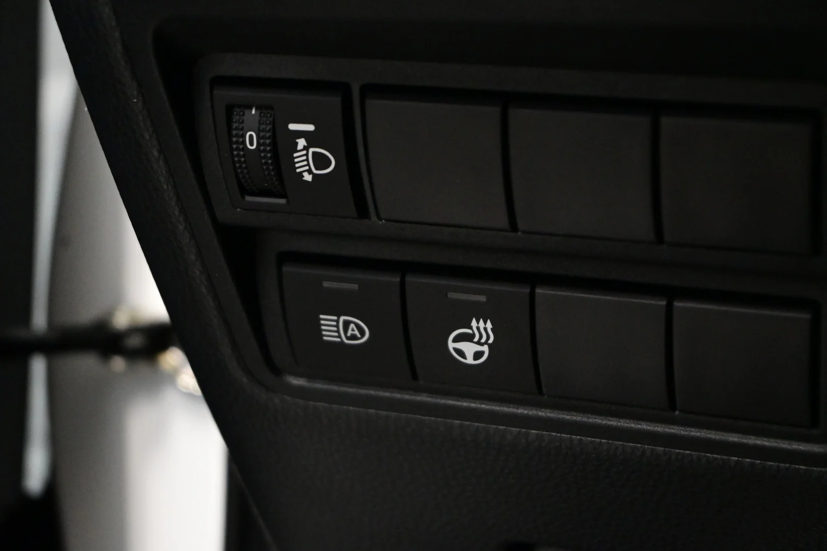 Car Image - 2ZnWAqBGnPmLEbd34213ka