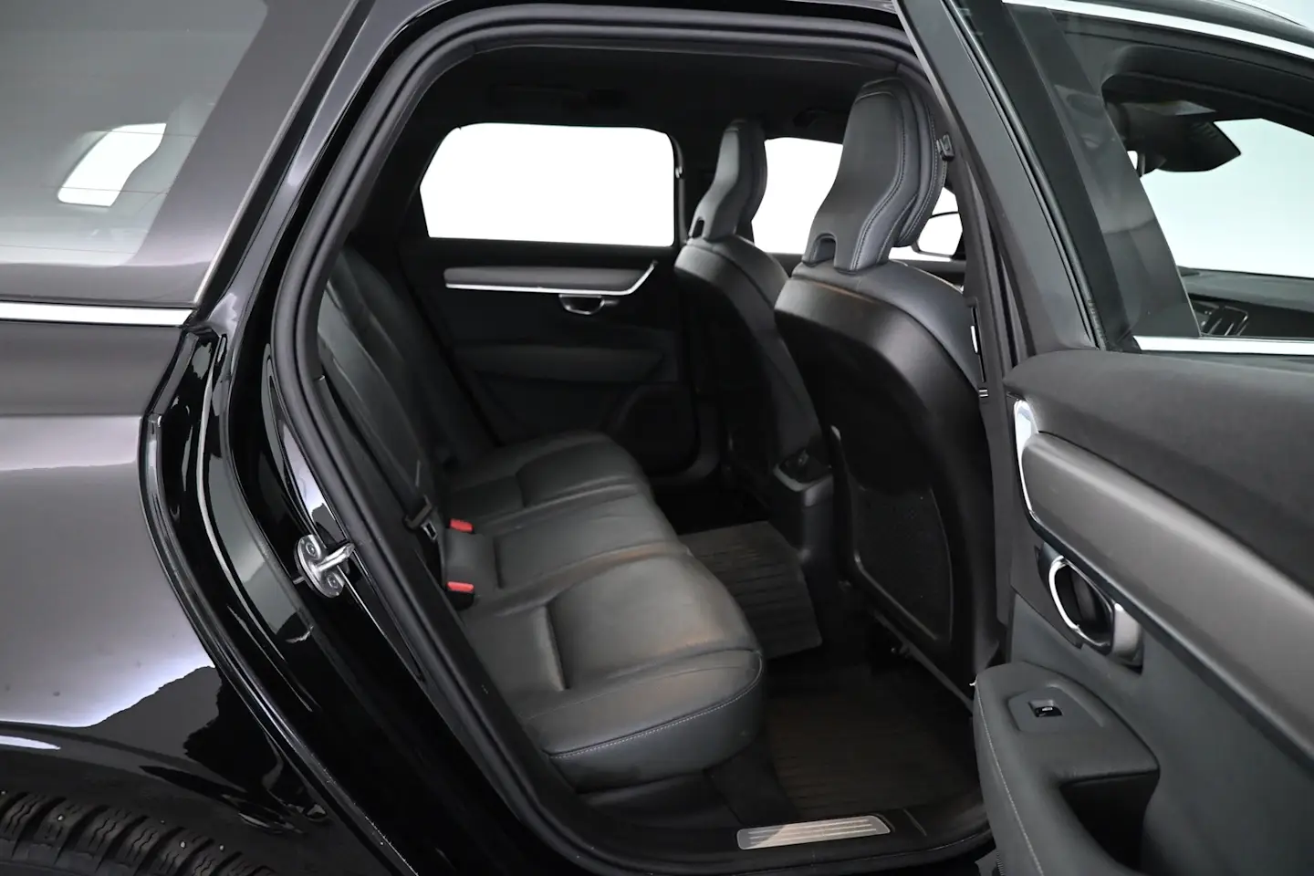 Car Image - 6h2uNl1dnlbmVsKoCxxzjB