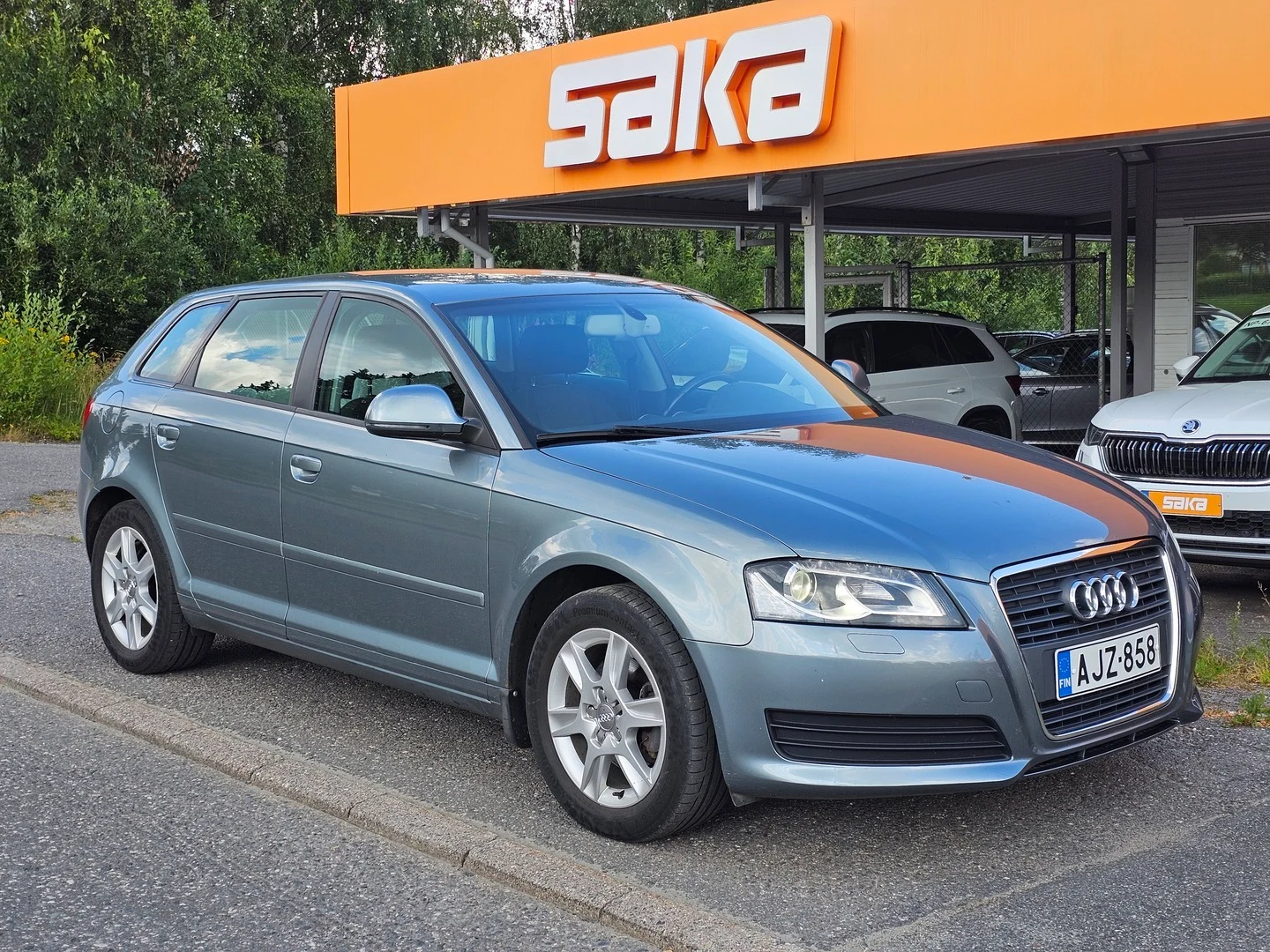 Car Image - 1YBSj29vuMr0rDgeyiqKqM