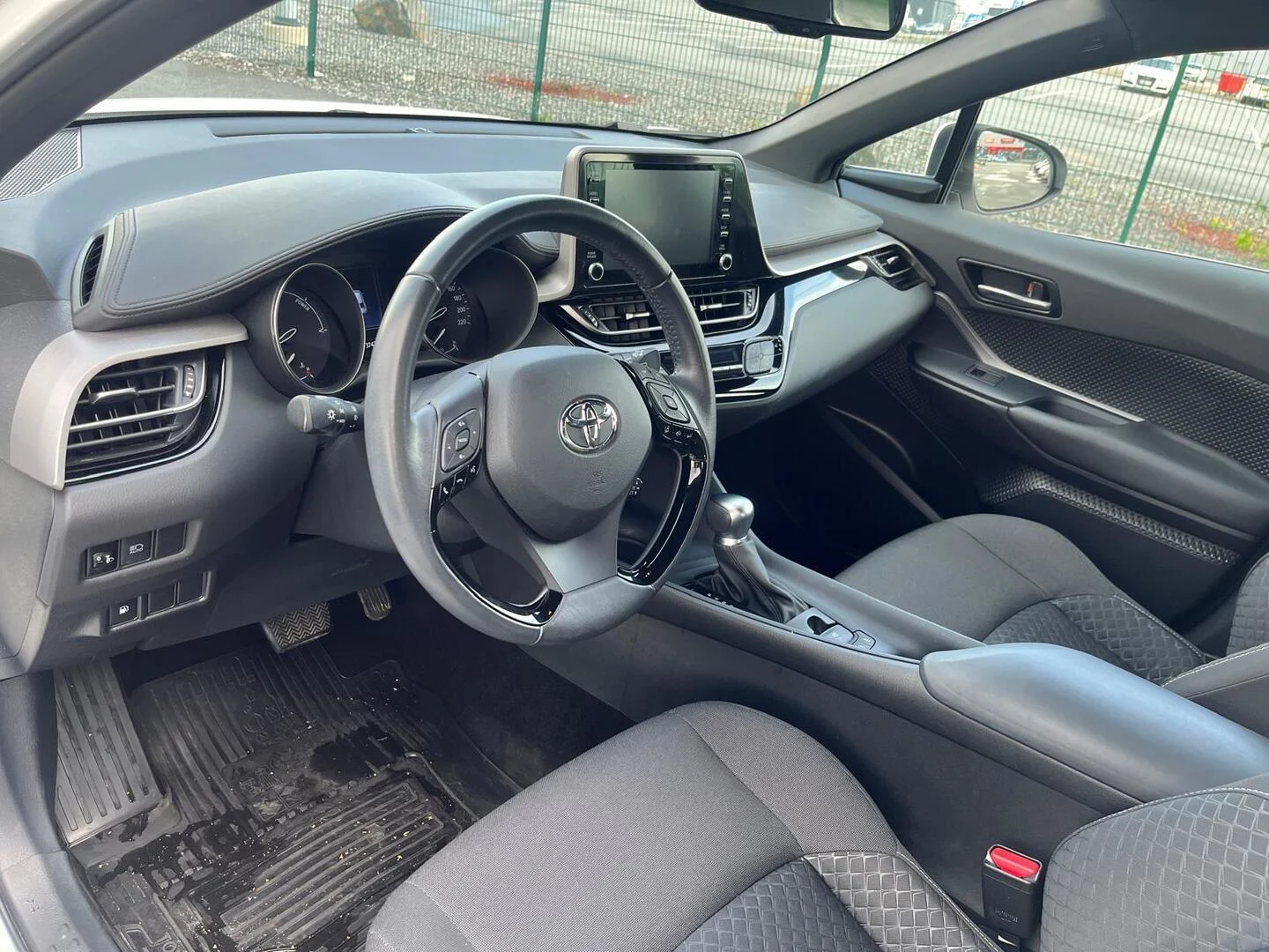 Car Image - 24WGbMxX32pRmBv47OAmyt