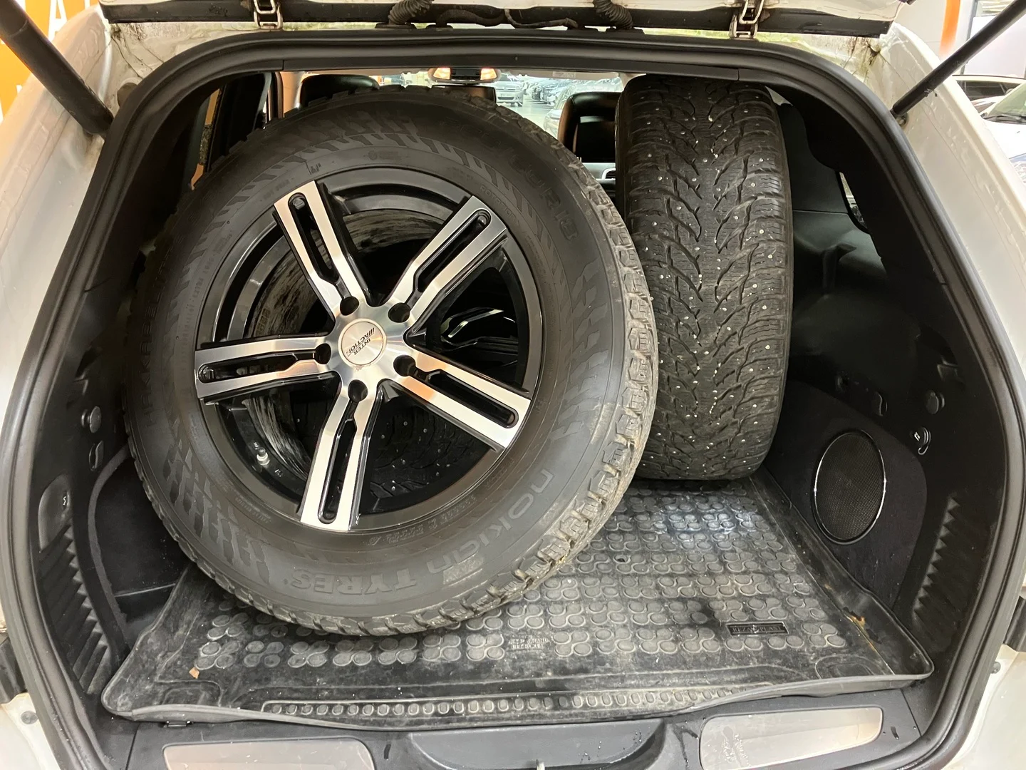 Car Image - 11PNJHzEc07gzDtr9ikxQ0