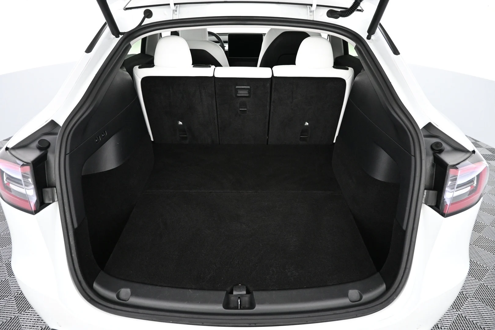 Car Image - 12x5EinnnG87TkkO1jPU8P
