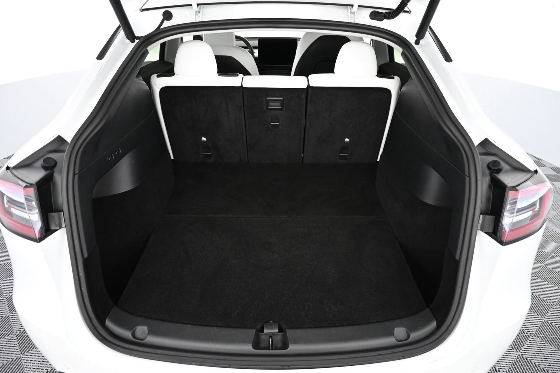 Car Image - 12x5EinnnG87TkkO1jPU8P