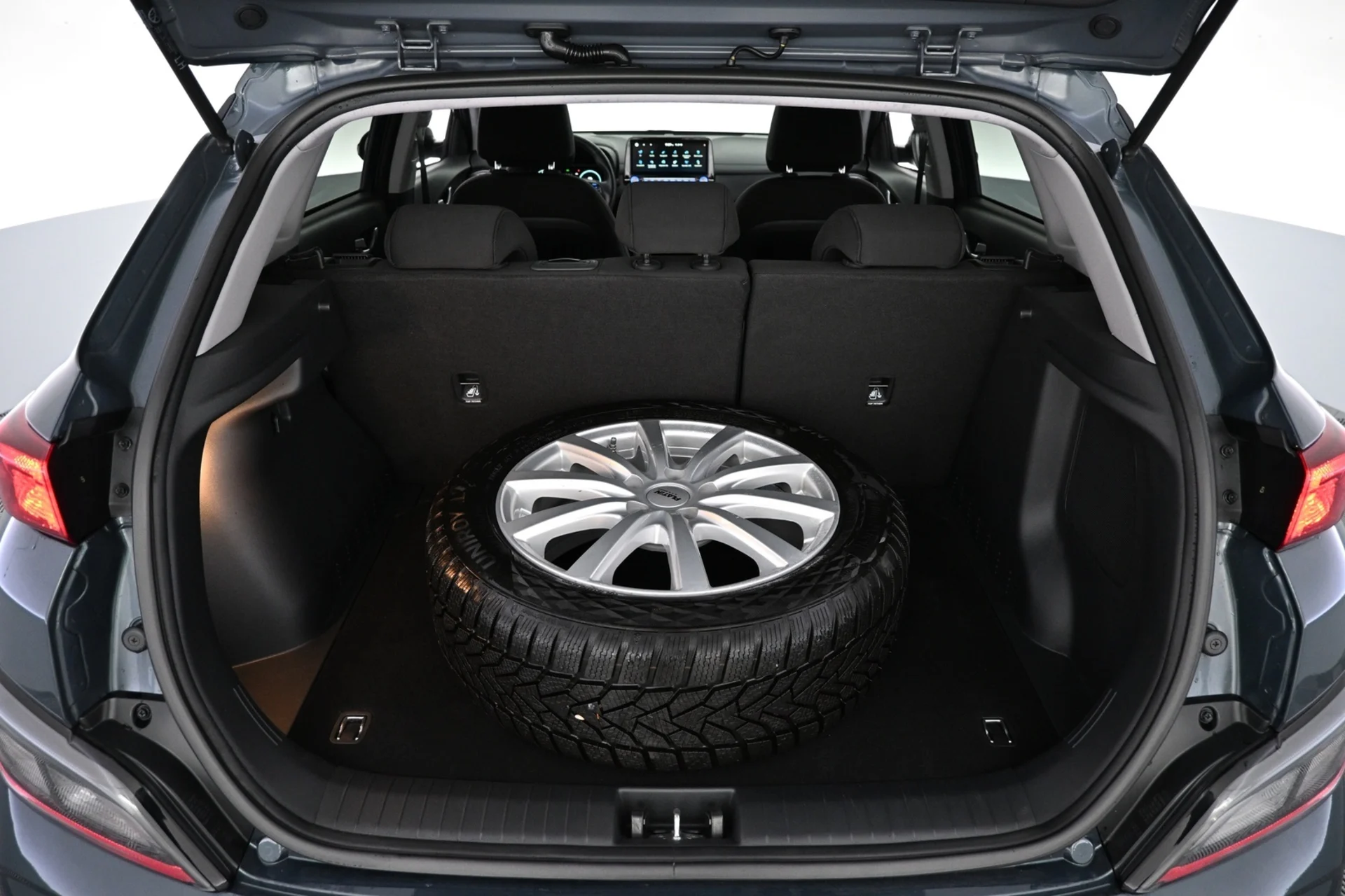 Car Image - 5XDzz3aKqz12slTqWoakPS