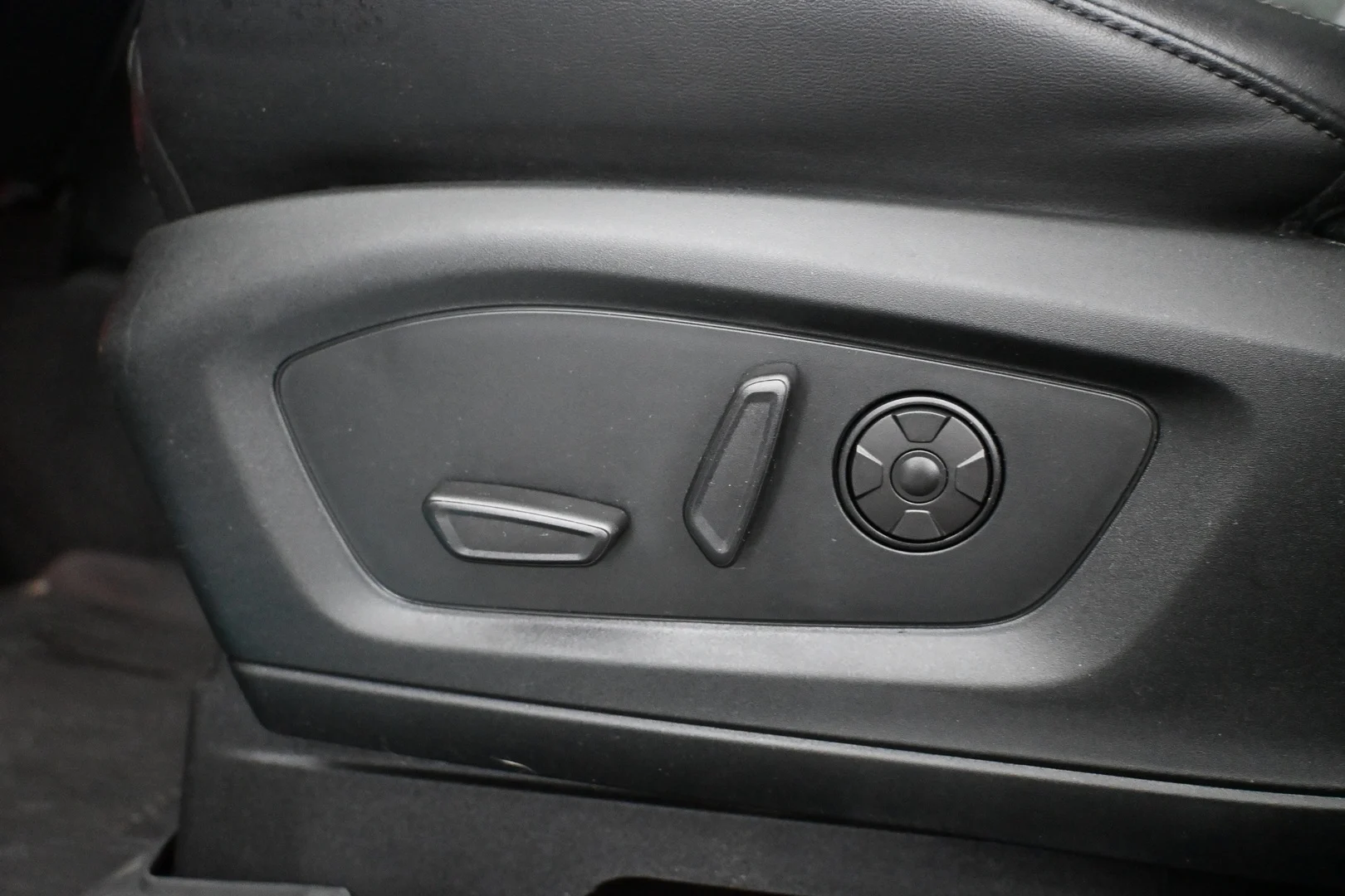Car Image - 2CzhtYC7mjHMNw6c4Md3LH