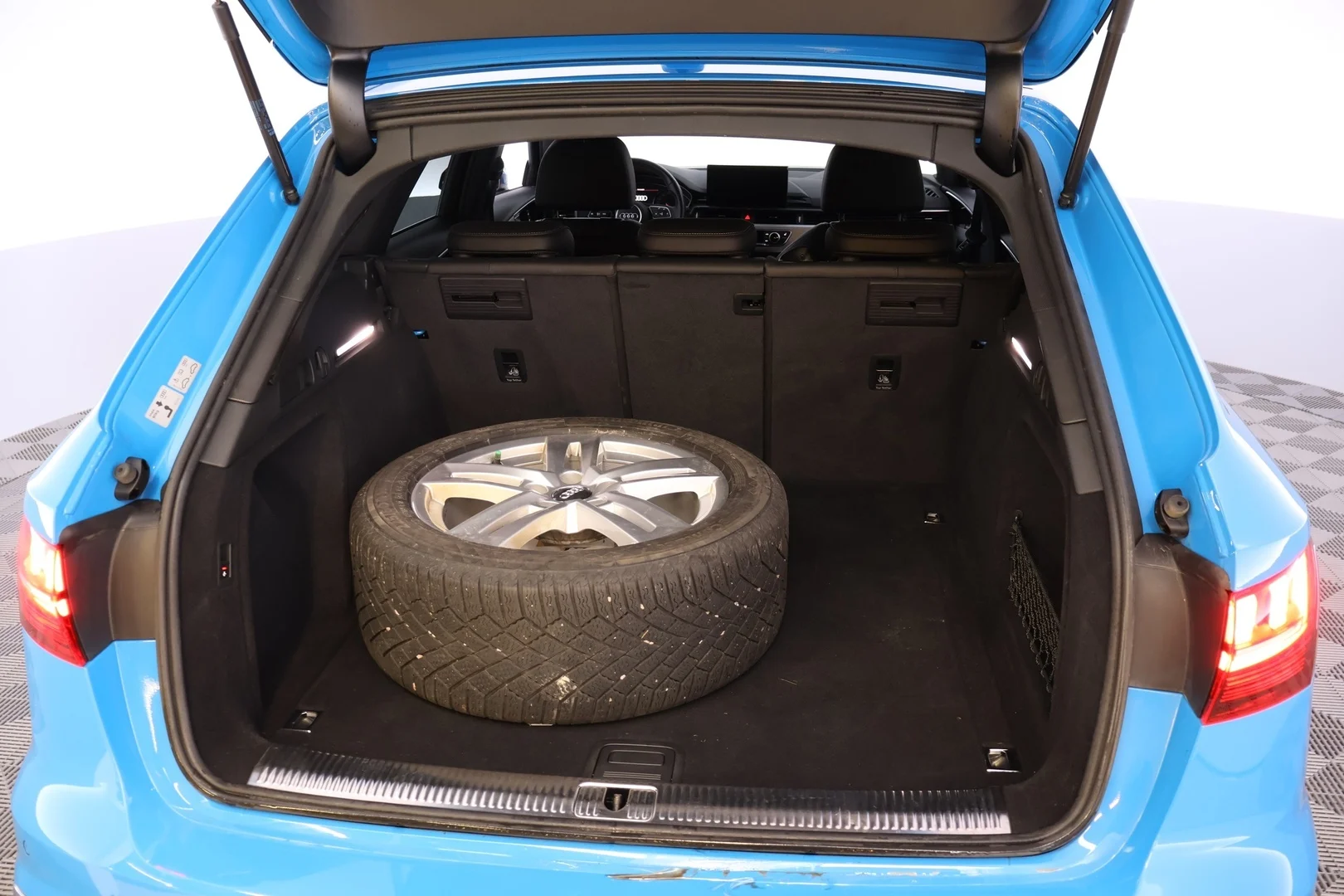 Car Image - 7kuD5DtCrDcIbzlwBNrxSG
