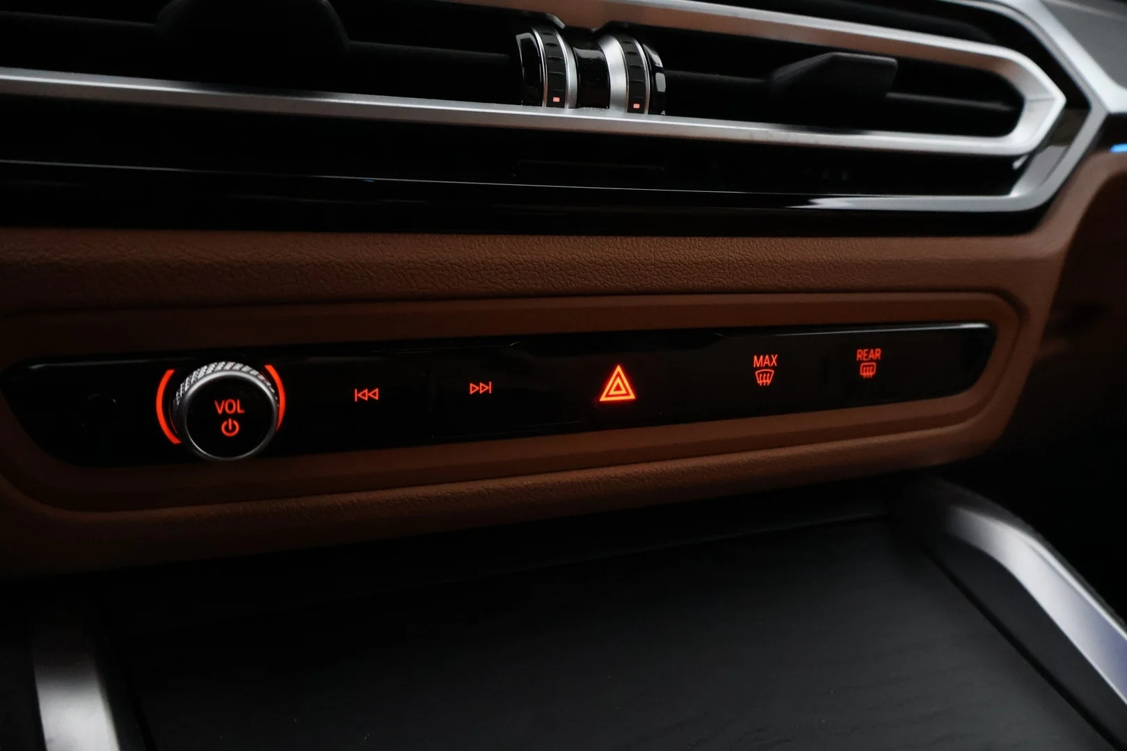 Car Image - 75q4TcbTJWwA5AR9stWAA4