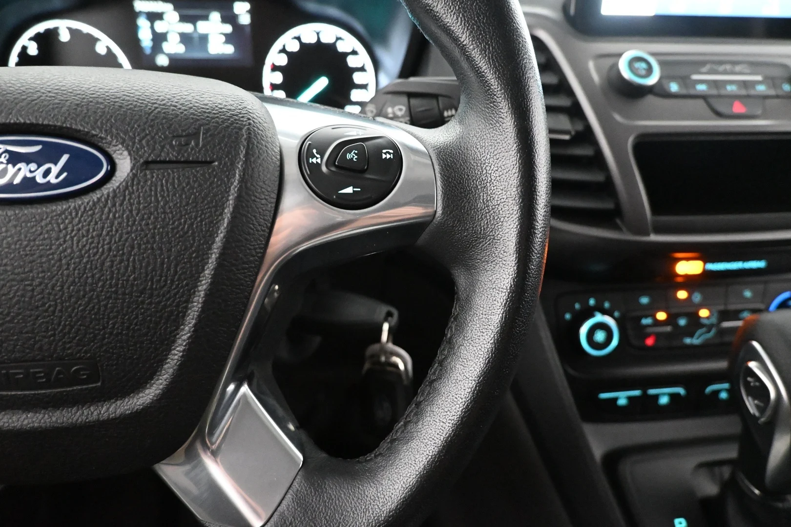 Car Image - 4QpJy4Ad2U01PrcdC5eorE