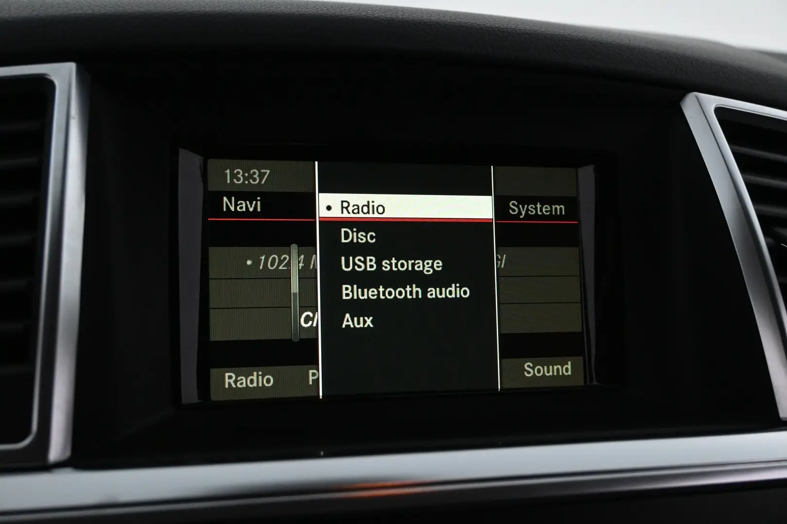Car Image - 6YQSxz7IgjvL1UqUZ3Oho4