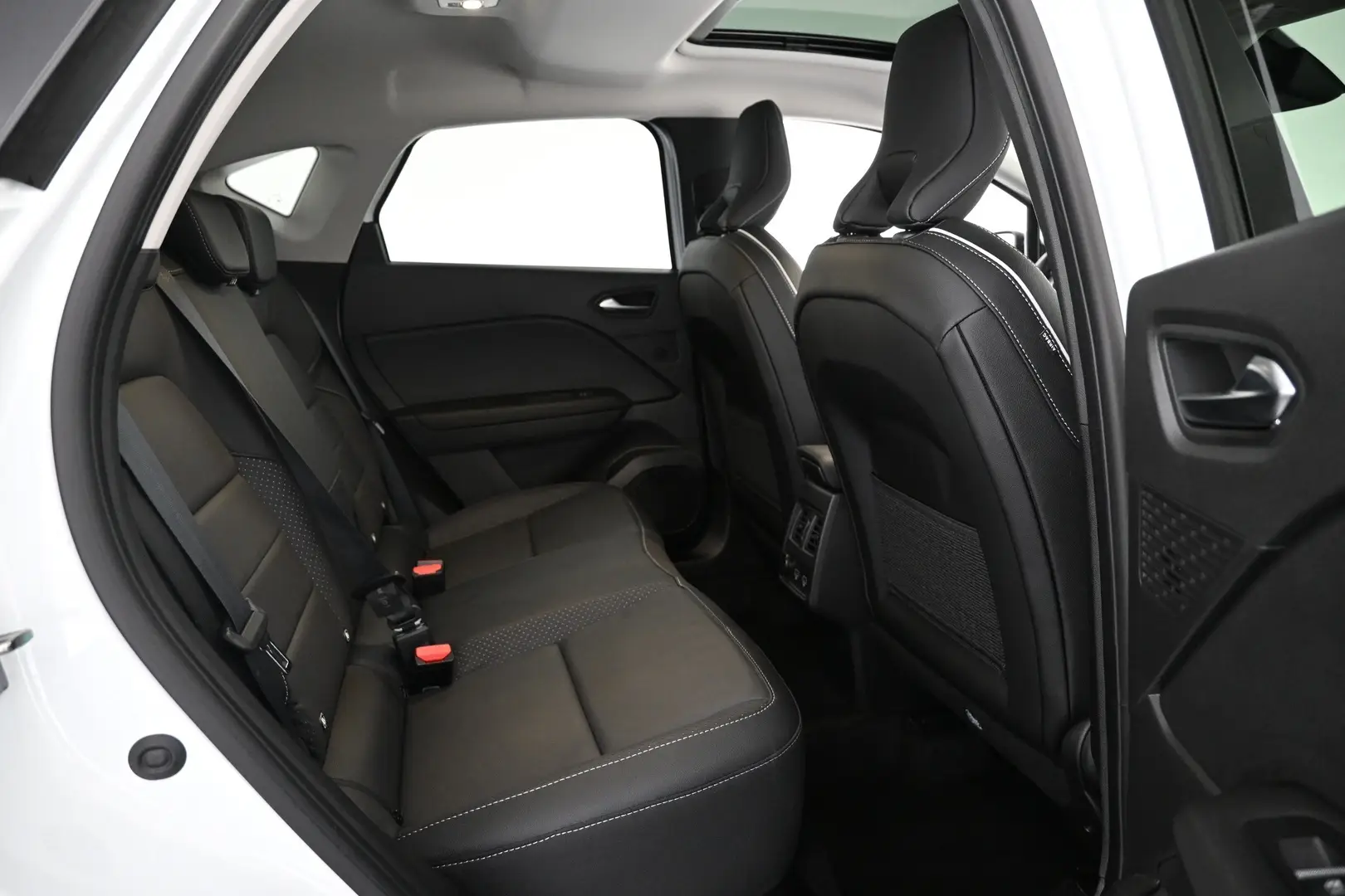 Car Image - 2lMi8ljcSlVsFir94fYWMj