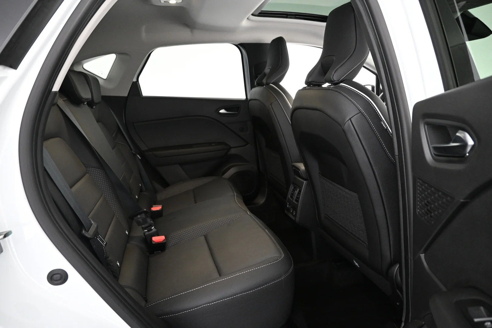 Car Image - 2lMi8ljcSlVsFir94fYWMj