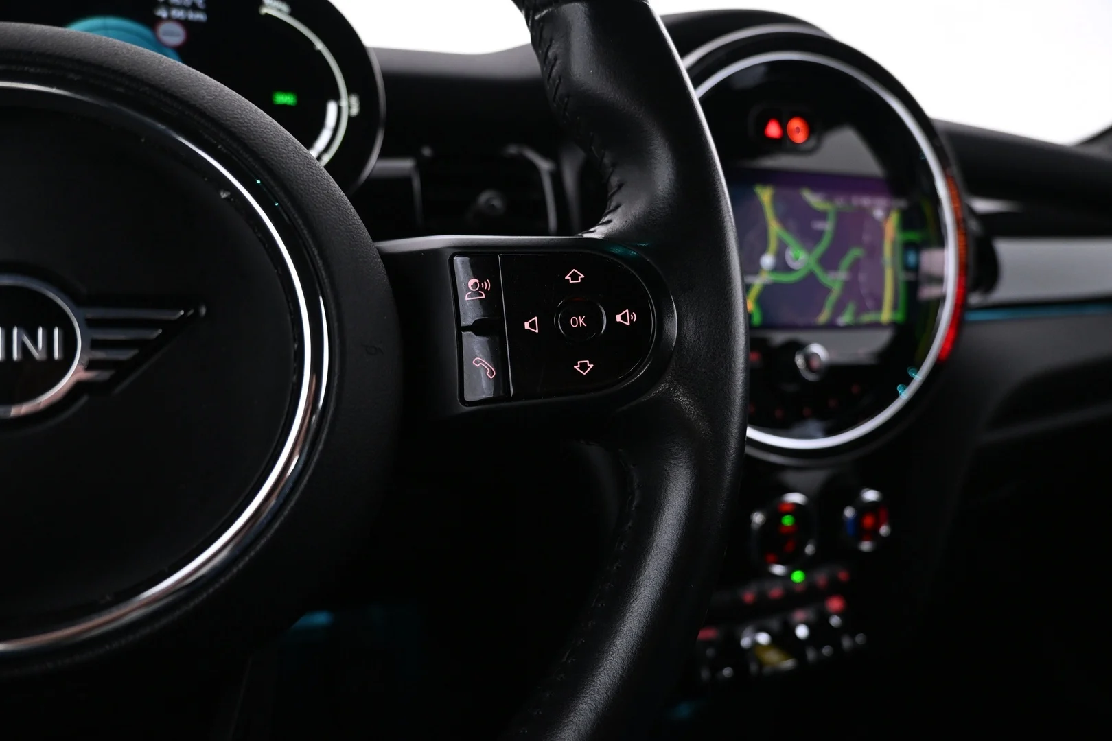 Car Image - 7n0kUmaQM71VImx64YKxsO