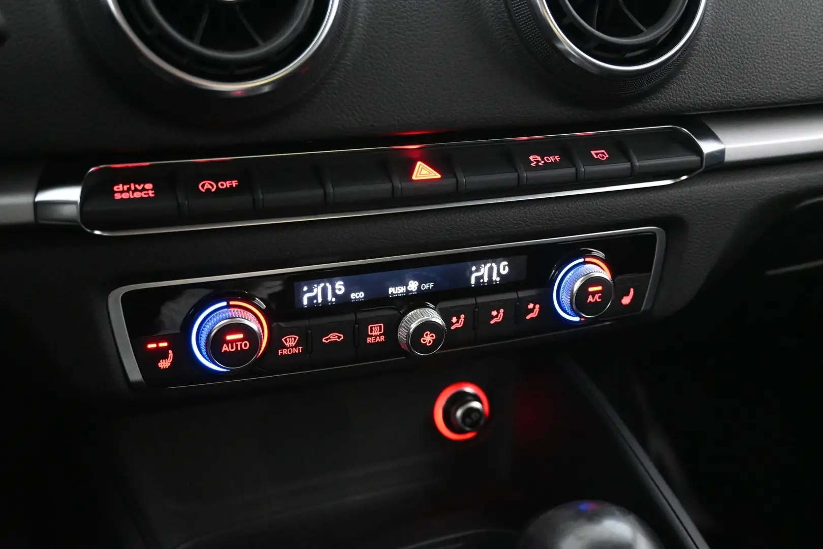 Car Image - 3V7yQg04JahpblBfgHqd2J