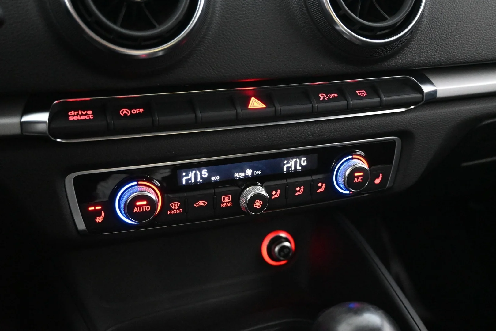 Car Image - 3V7yQg04JahpblBfgHqd2J