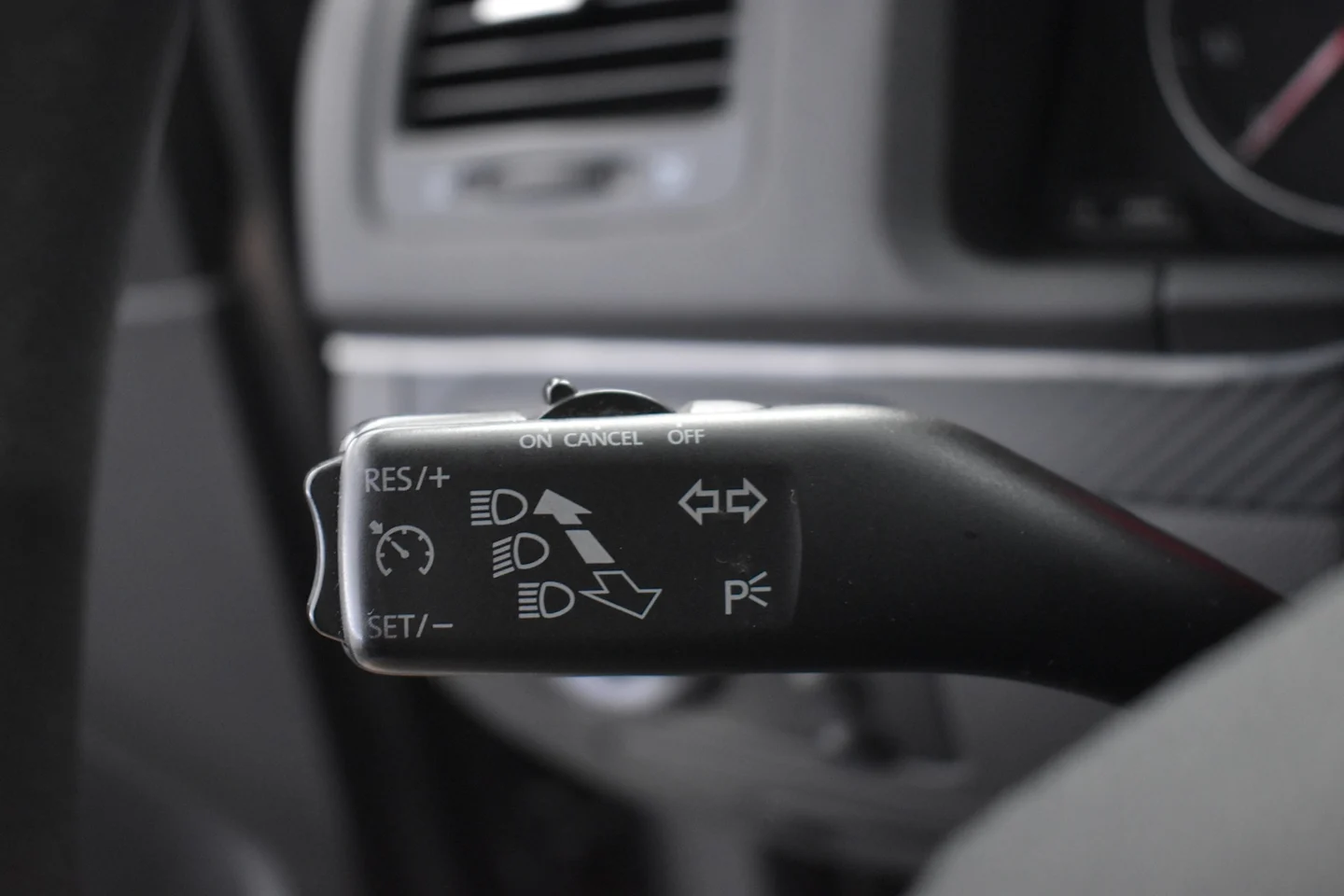 Car Image - 5GppVSubvnVs4aZrHH8oMN