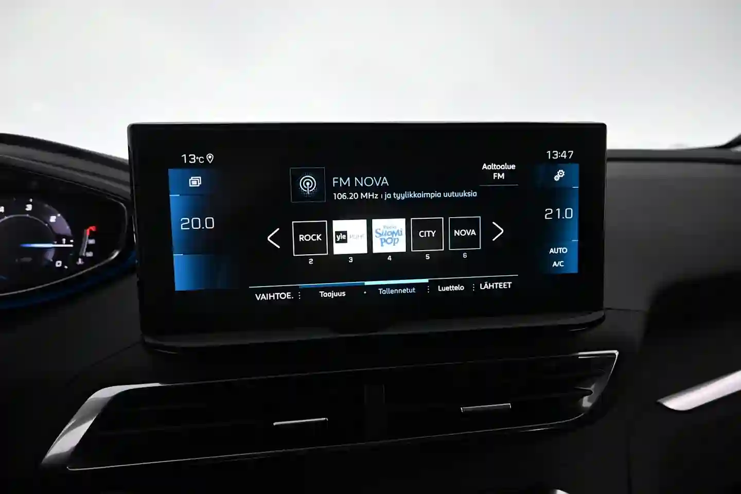 Car Image - 3R0En8F9nL2cBXsMDIMh8N