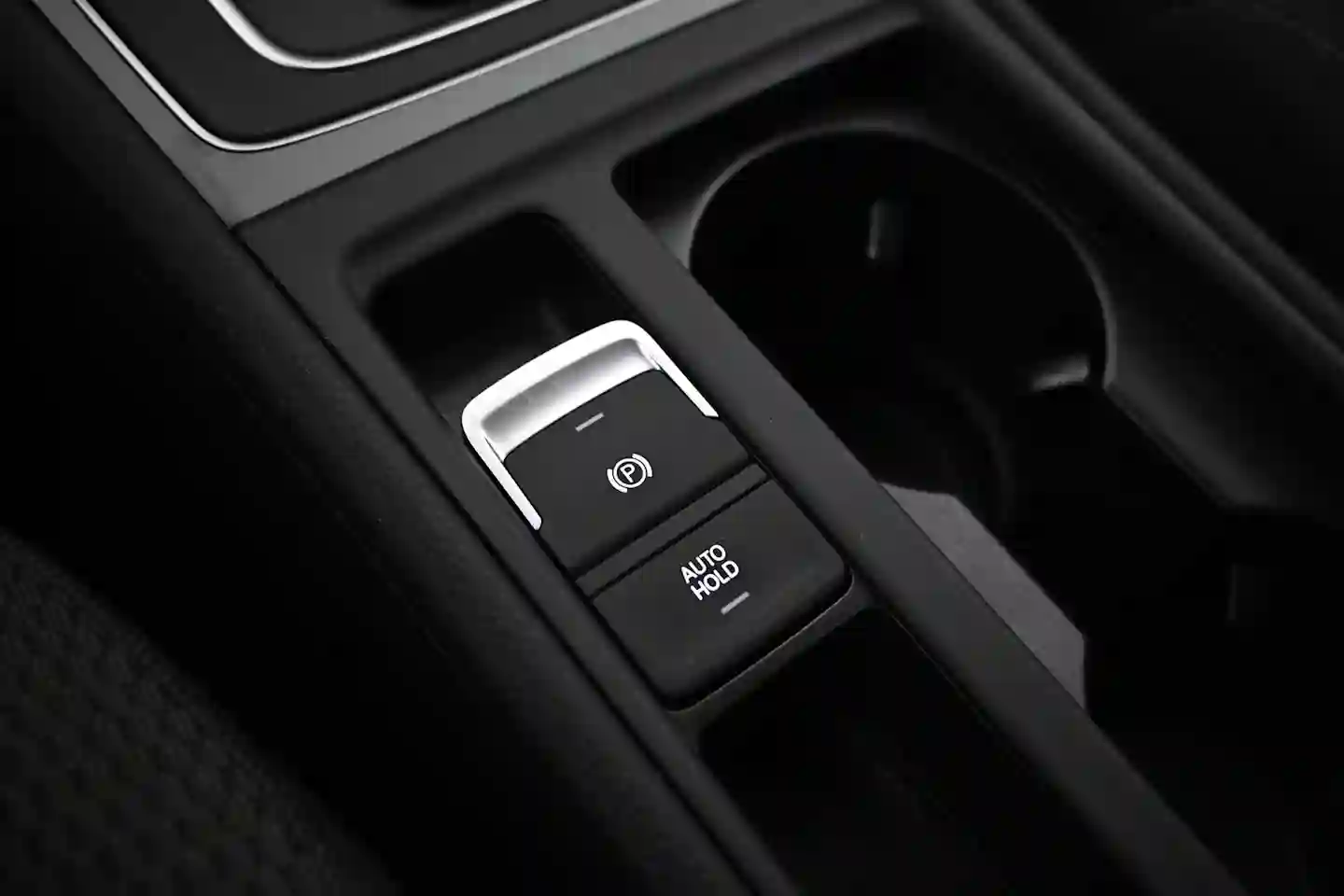 Car Image - 5iYh0U3Akij0GPeJuApsk3