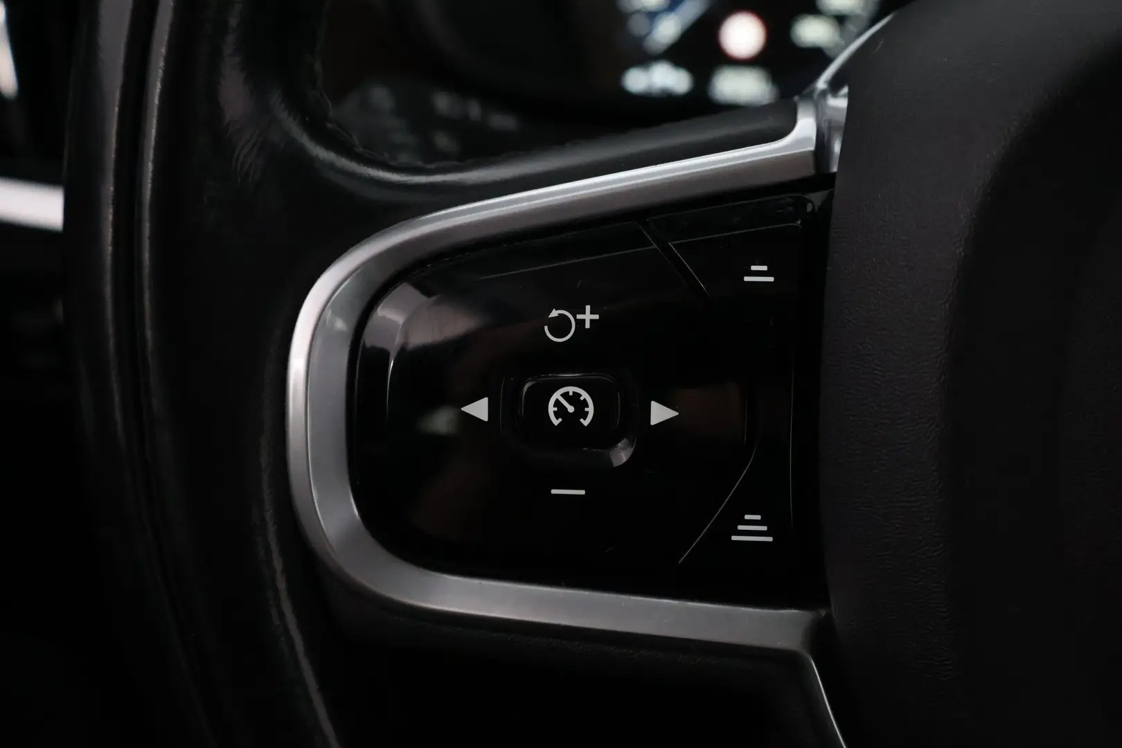 Car Image - 2i06vuxnwWM18zt0dfOza7