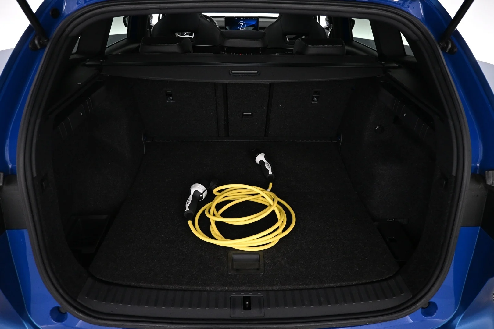Car Image - 60cB9zzfq0iPbJJnD5TeIa