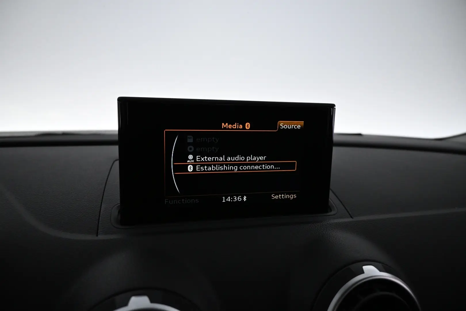 Car Image - 64L6SW3EqkNq2VerSv4jRm