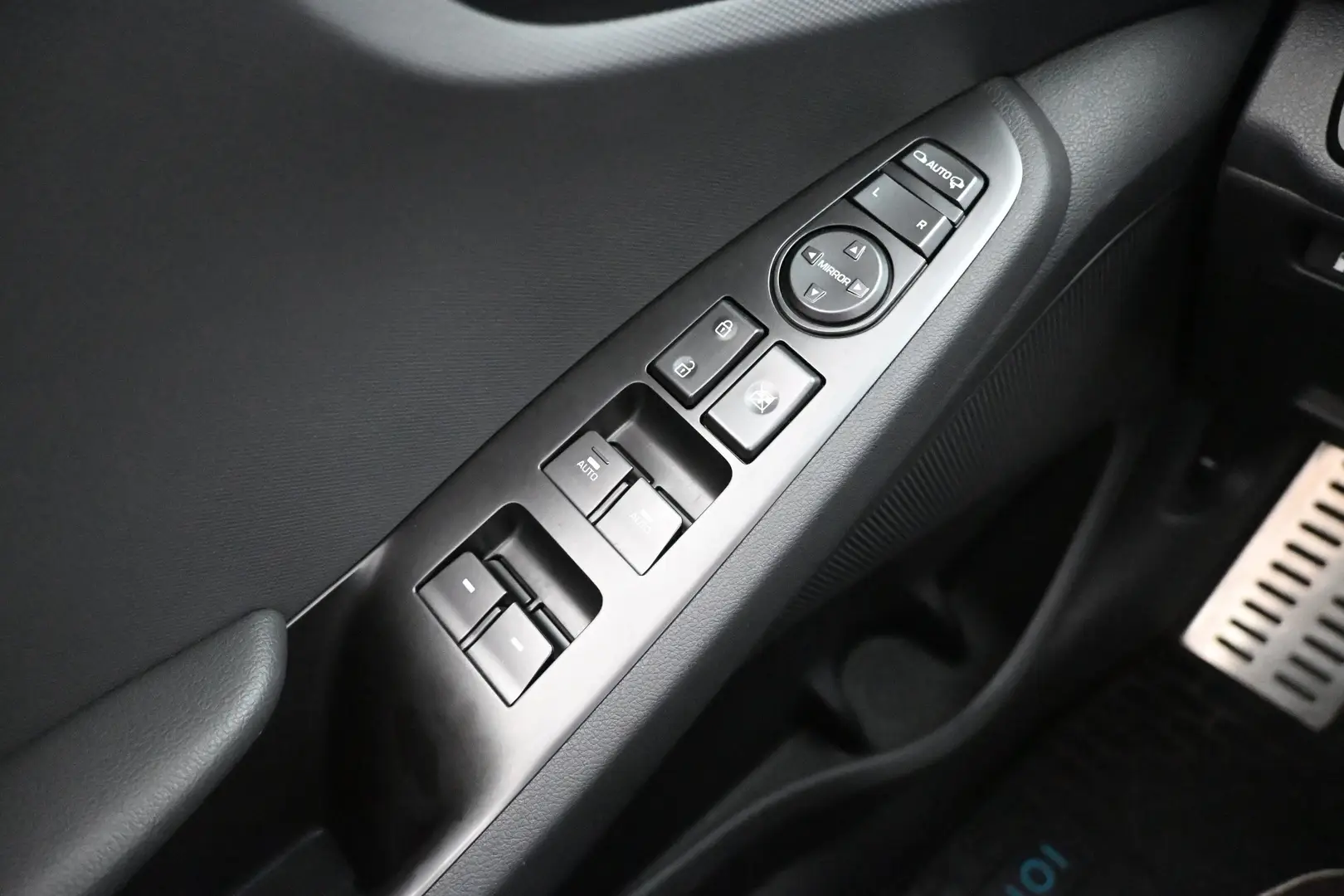 Car Image - 33sIctCa3a0nfm4K22bIgj