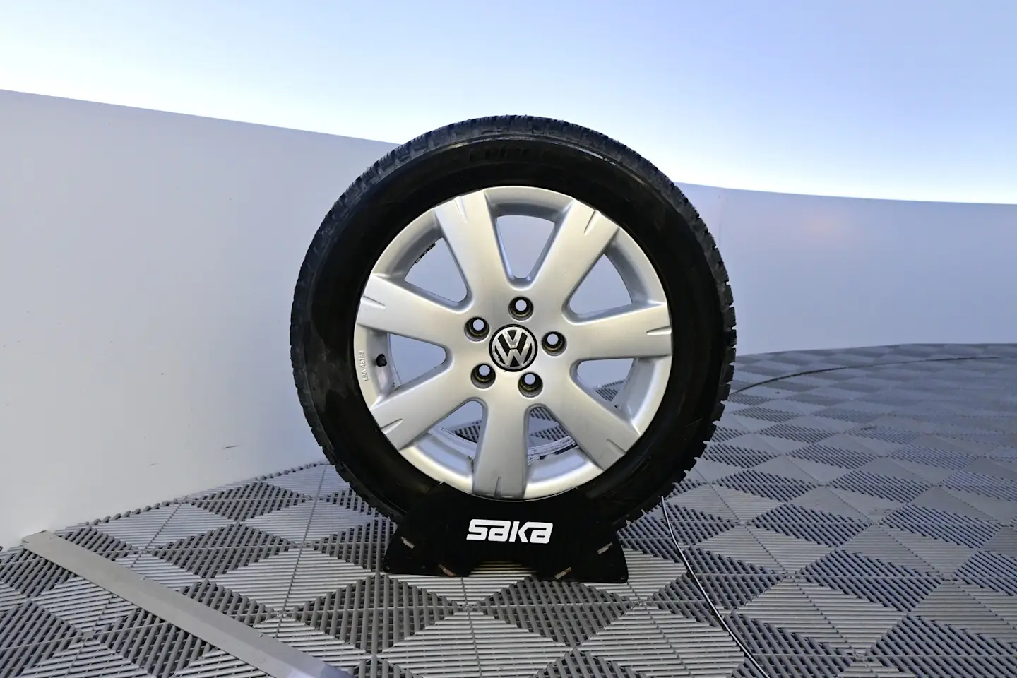 Car Image - 1h8ntuC8Kk024swyHiymay