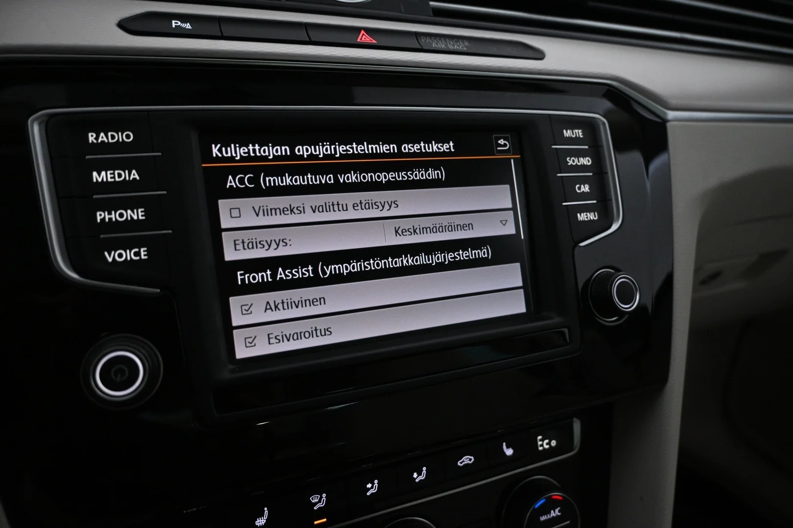 Car Image - 6BG19eRj2LxopuJ496m5u7