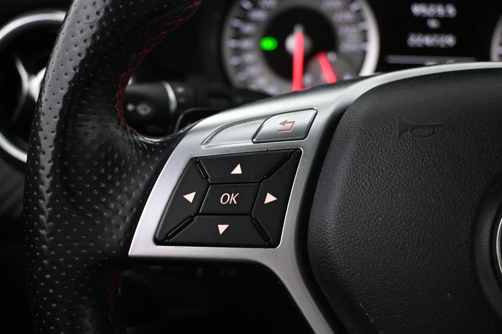 Car Image - VmL7blPMwk2ScW4DVkJGO