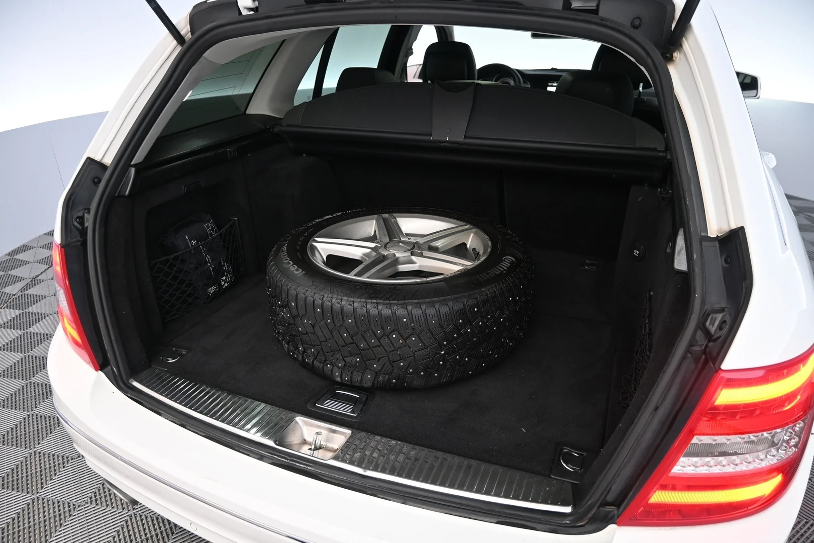 Car Image - EchatgjAs2K2TnvaeWfTA