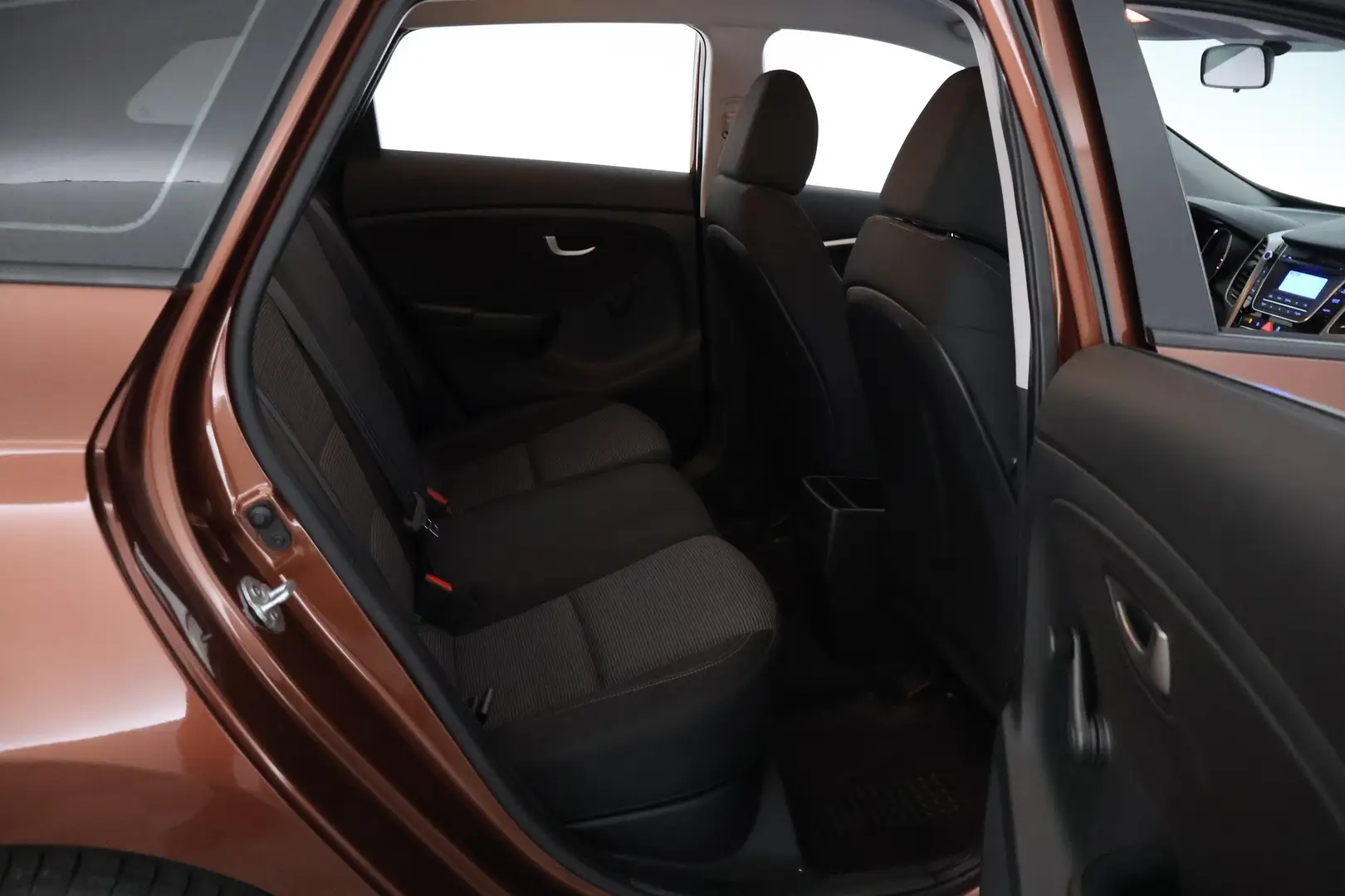 Car Image - 4ybmi9bRyEIp82pmMMiUbs