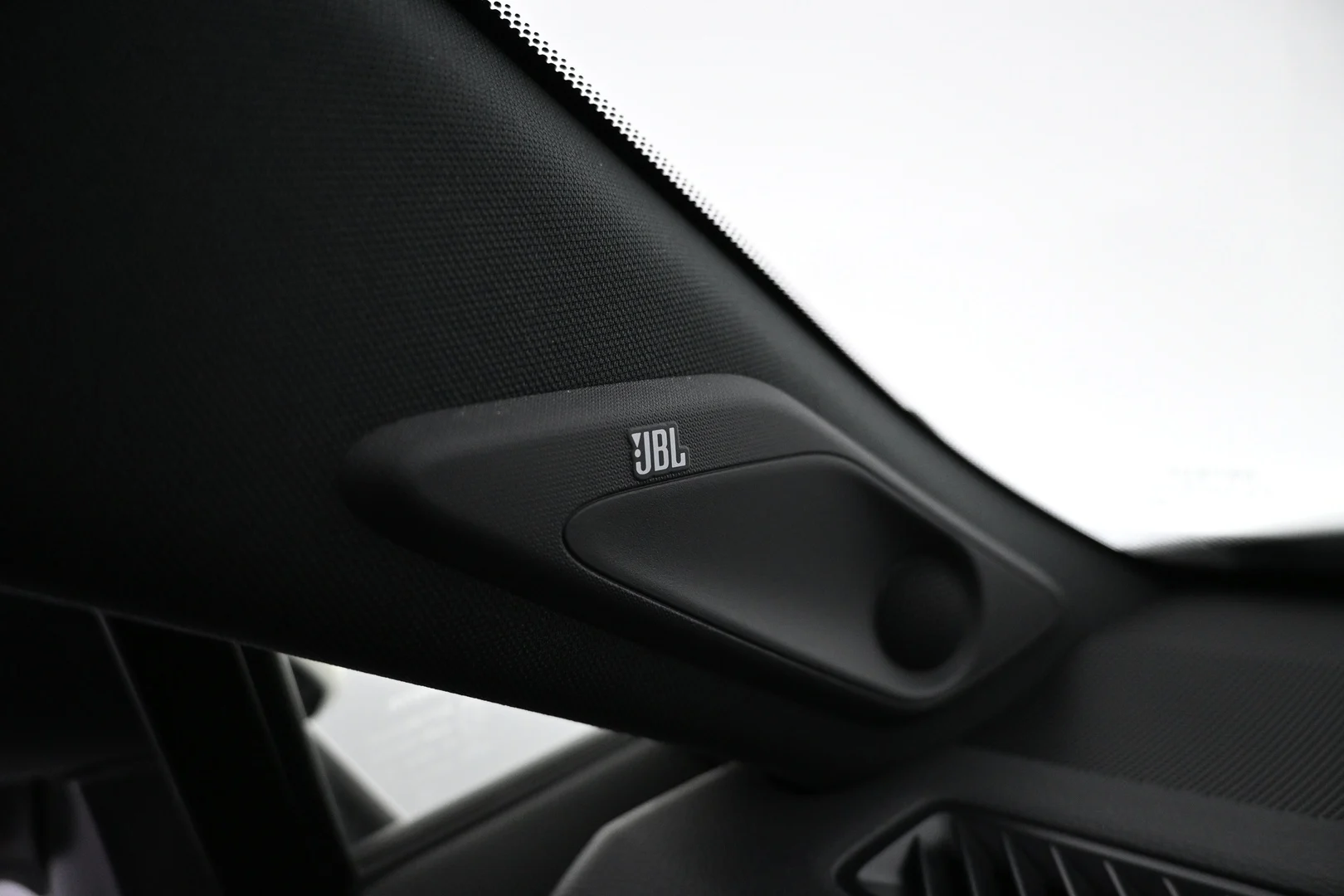 Car Image - 2Hk8FvHEap3zDJIghXbmst