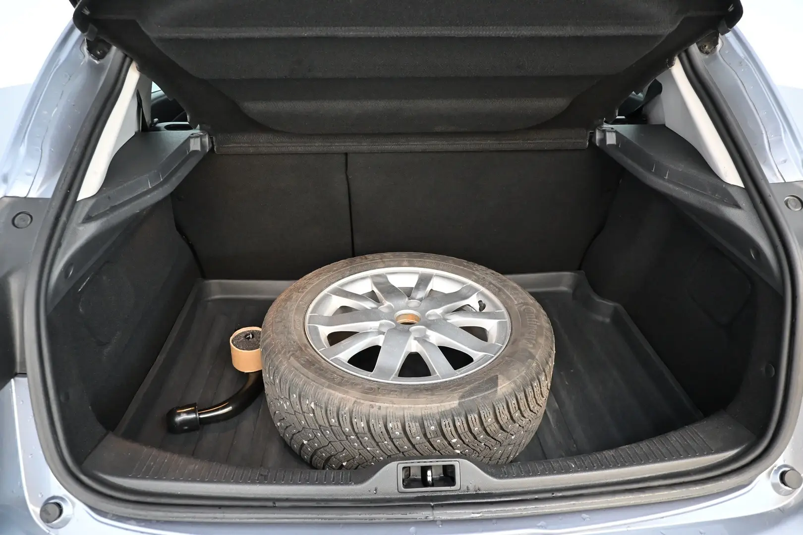 Car Image - 6eMO79EQQ9EOrKfZRTyrrT