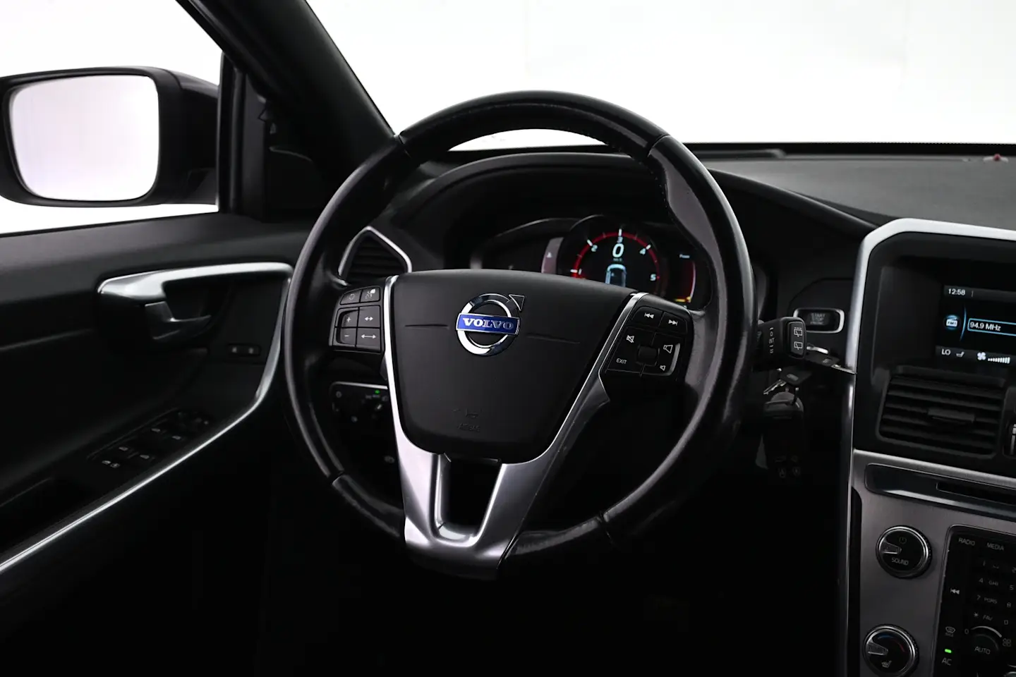 Car Image - 6D8sjKBpyiyjAoScNEot22