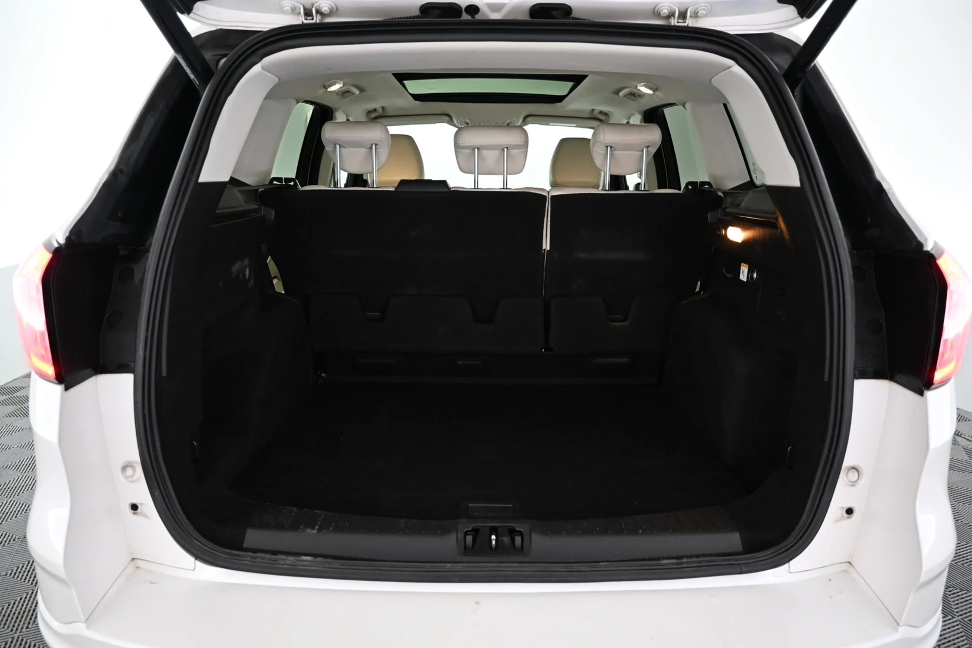 Car Image - 7j2Lt97M2M4yDpkrCwEXEg