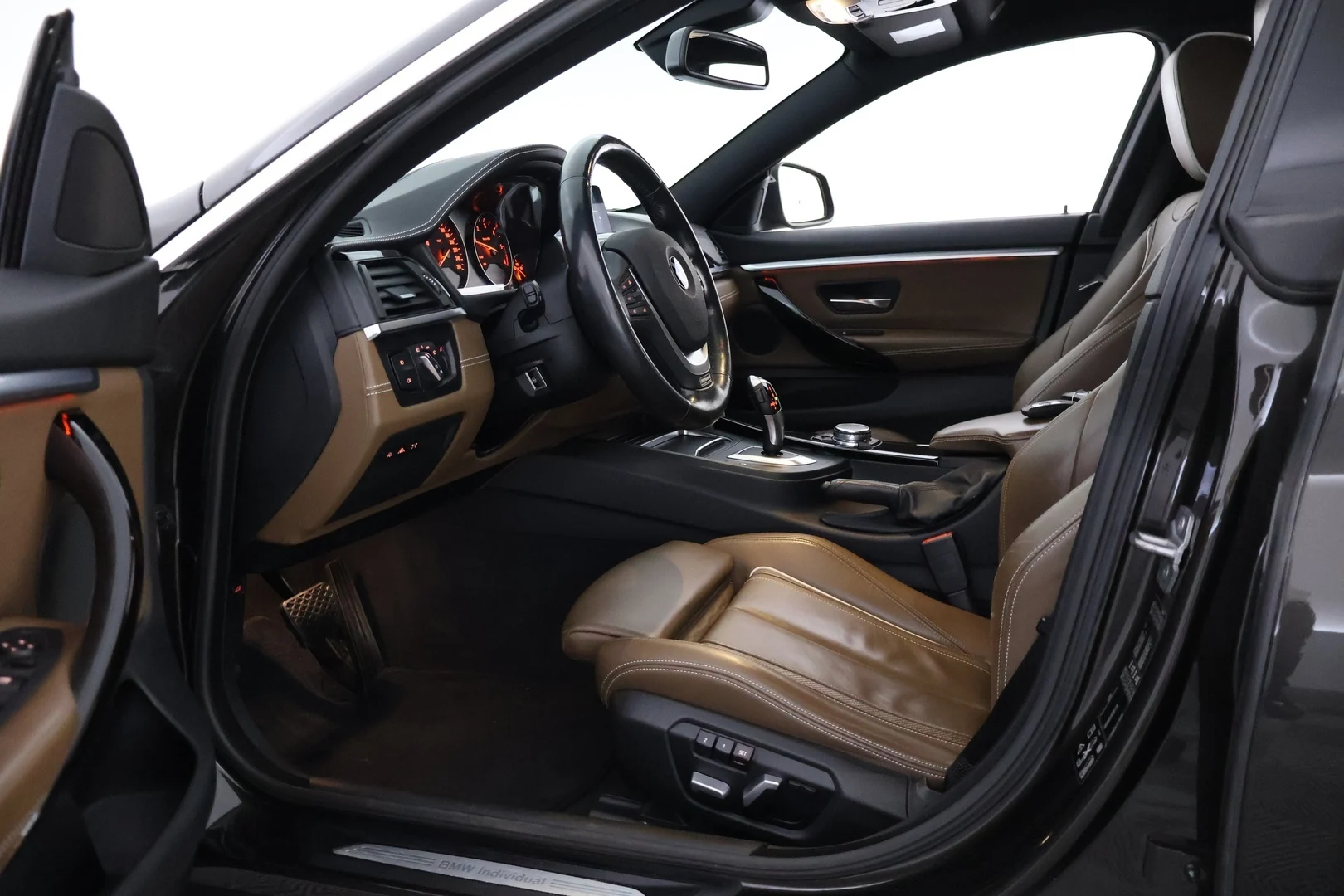 Car Image - 59qLzA8YBOyG13biONoMUB