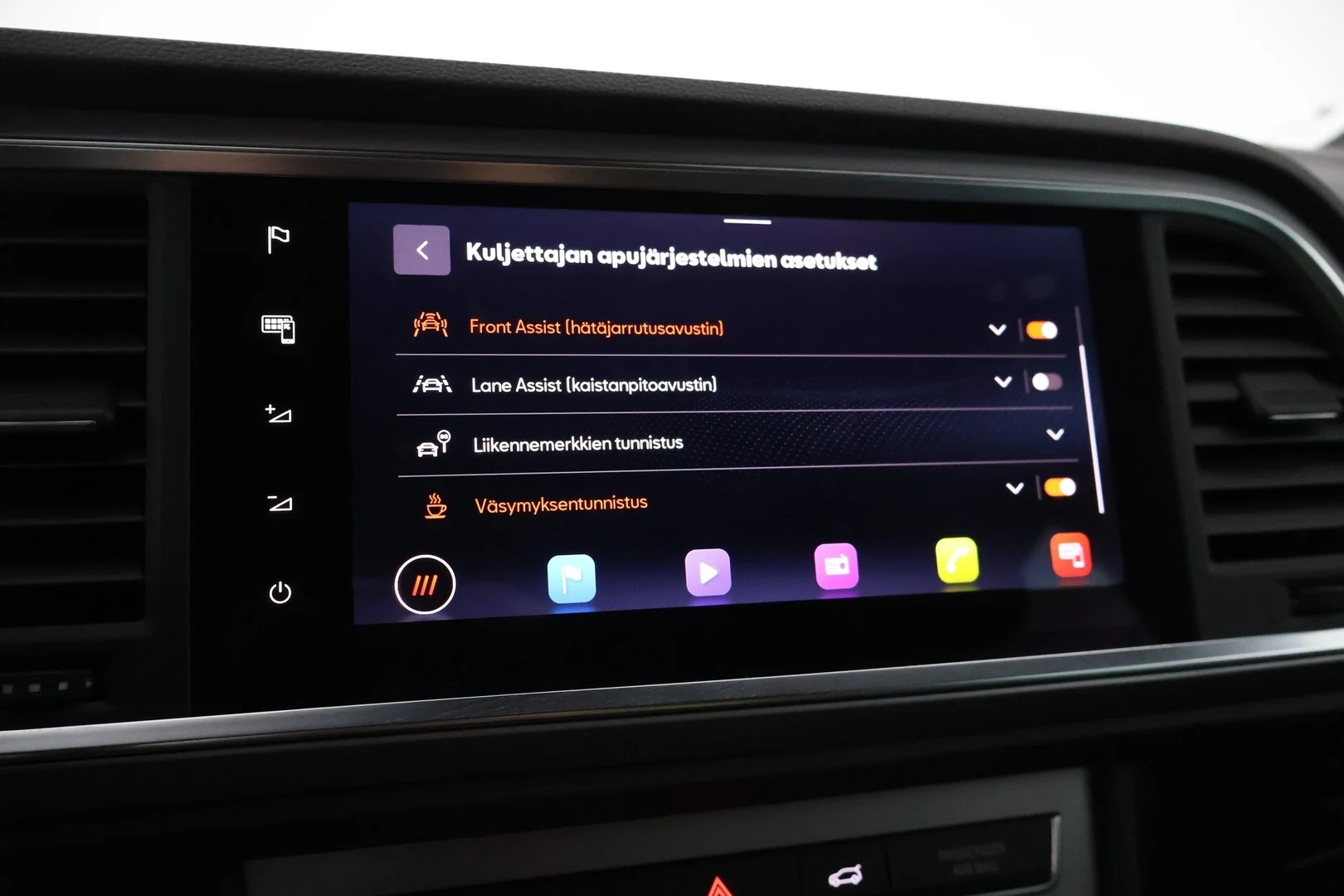 Car Image - 2IDL9CaAIrZQ7dg9oBM20G