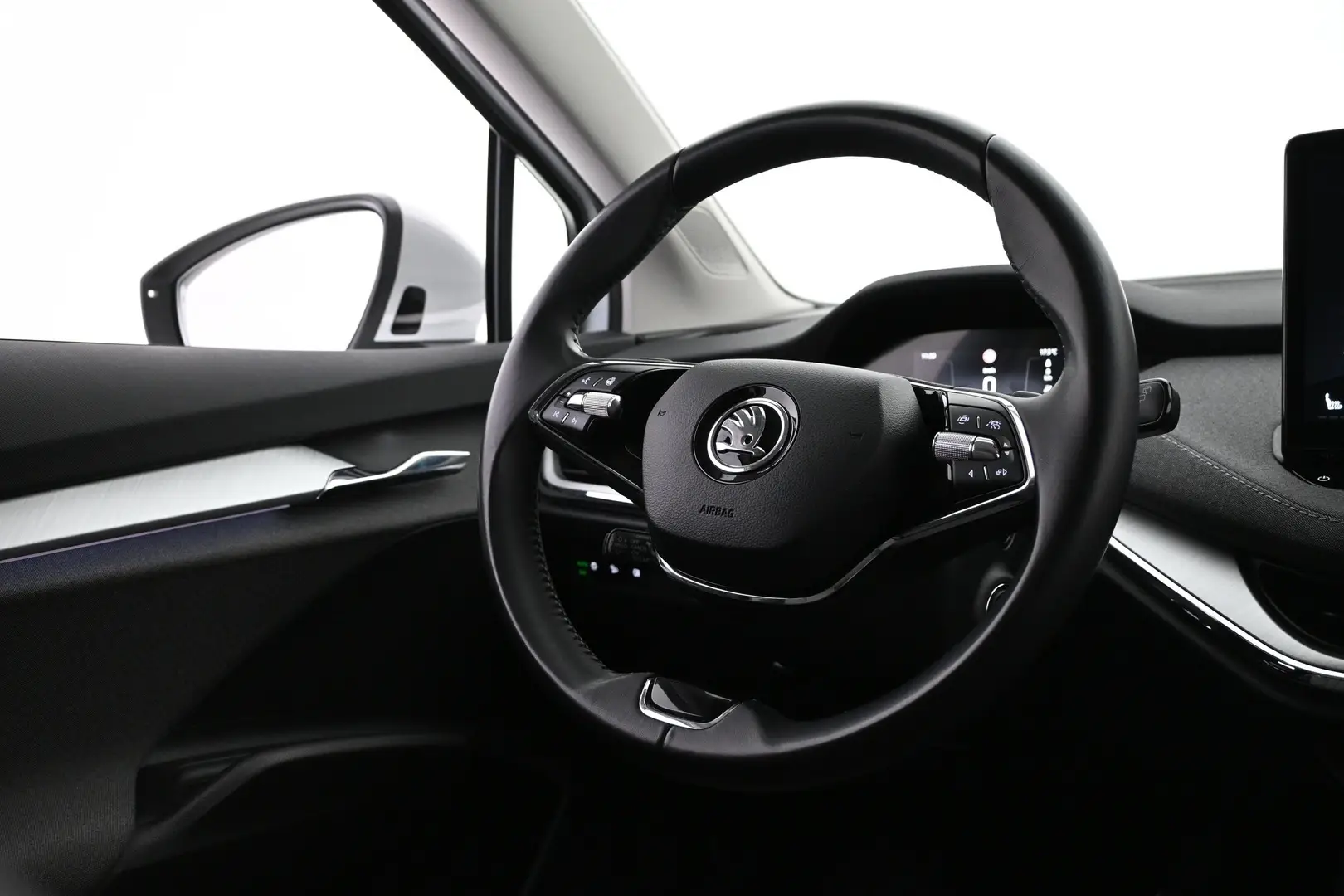 Car Image - 3zJtbbIPKFpcsk8P32NbRv