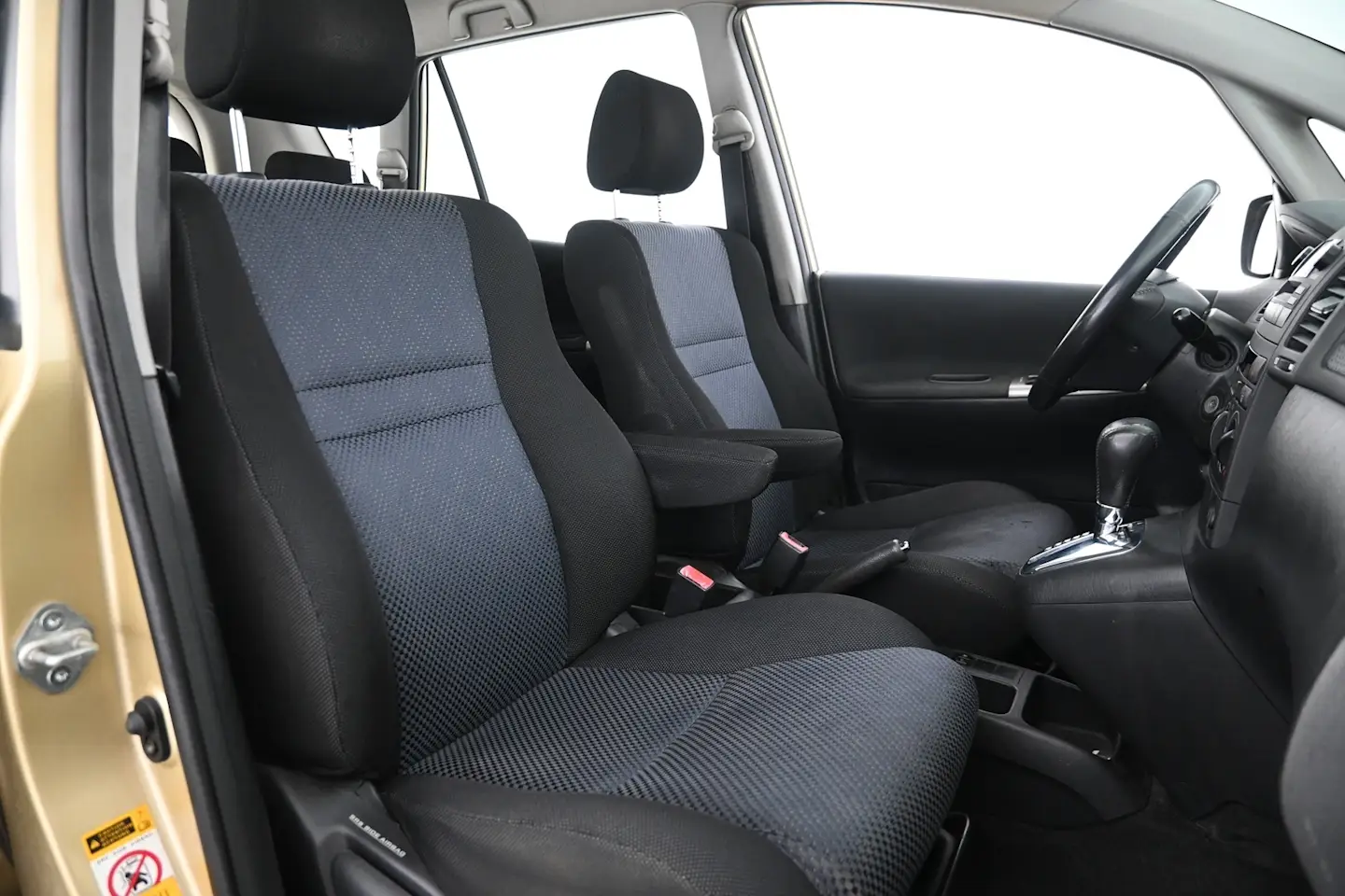 Car Image - 3z5XIPdRKdSnTrwzjjnVur