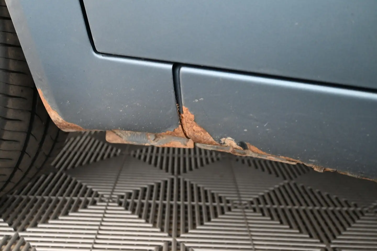 Car Image - Bq50COcCHtyH44y1wFuEy