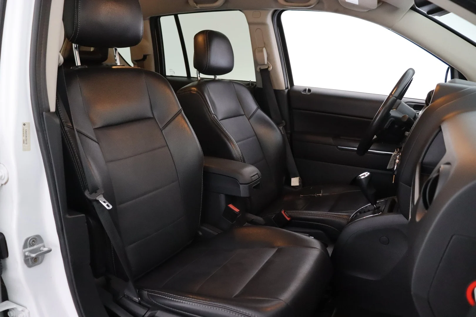 Car Image - 34R1sUvPAlIY73QcrsbPA8