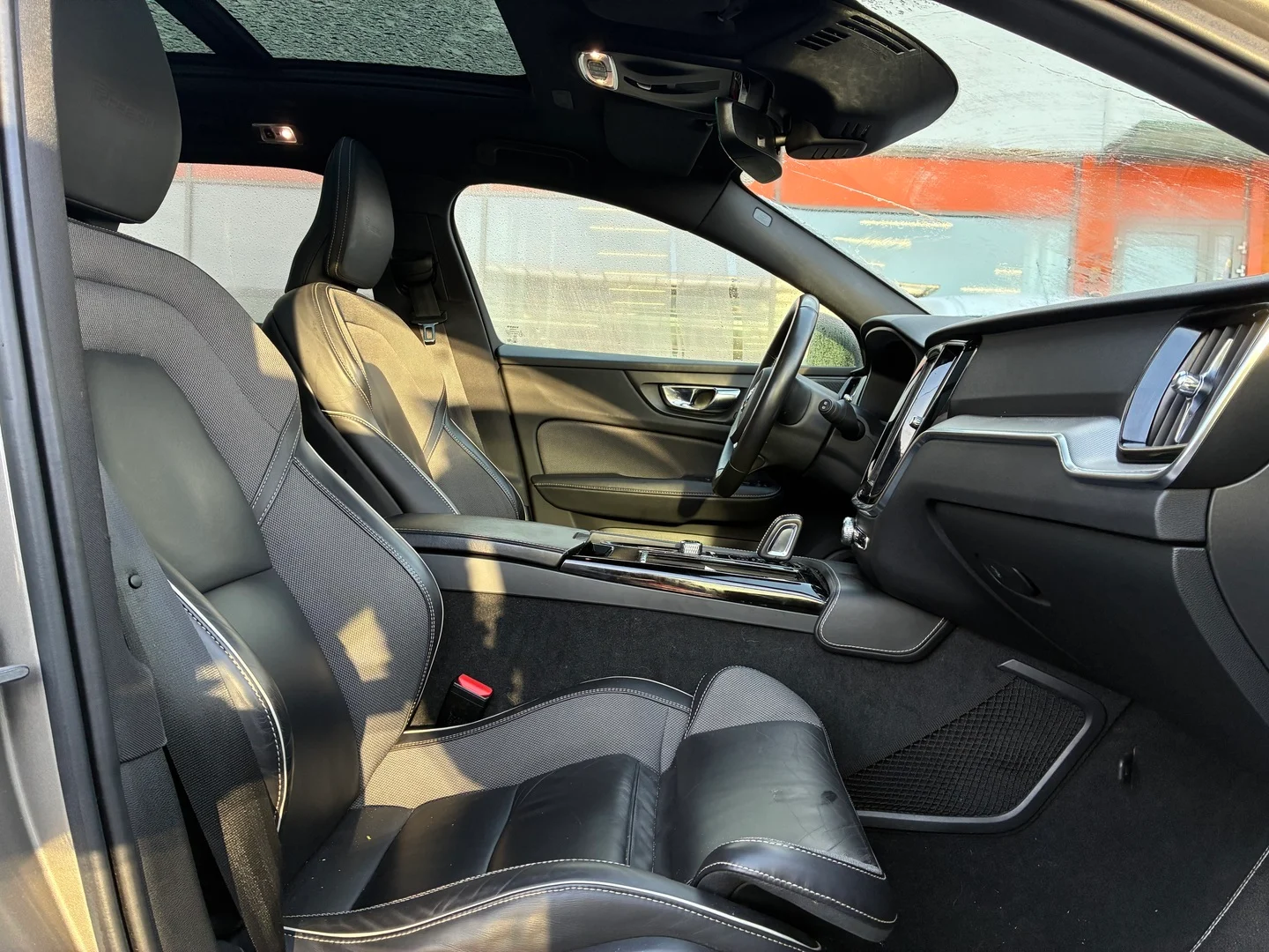 Car Image - 6G7ovd1XRn1UVjsziloAZE