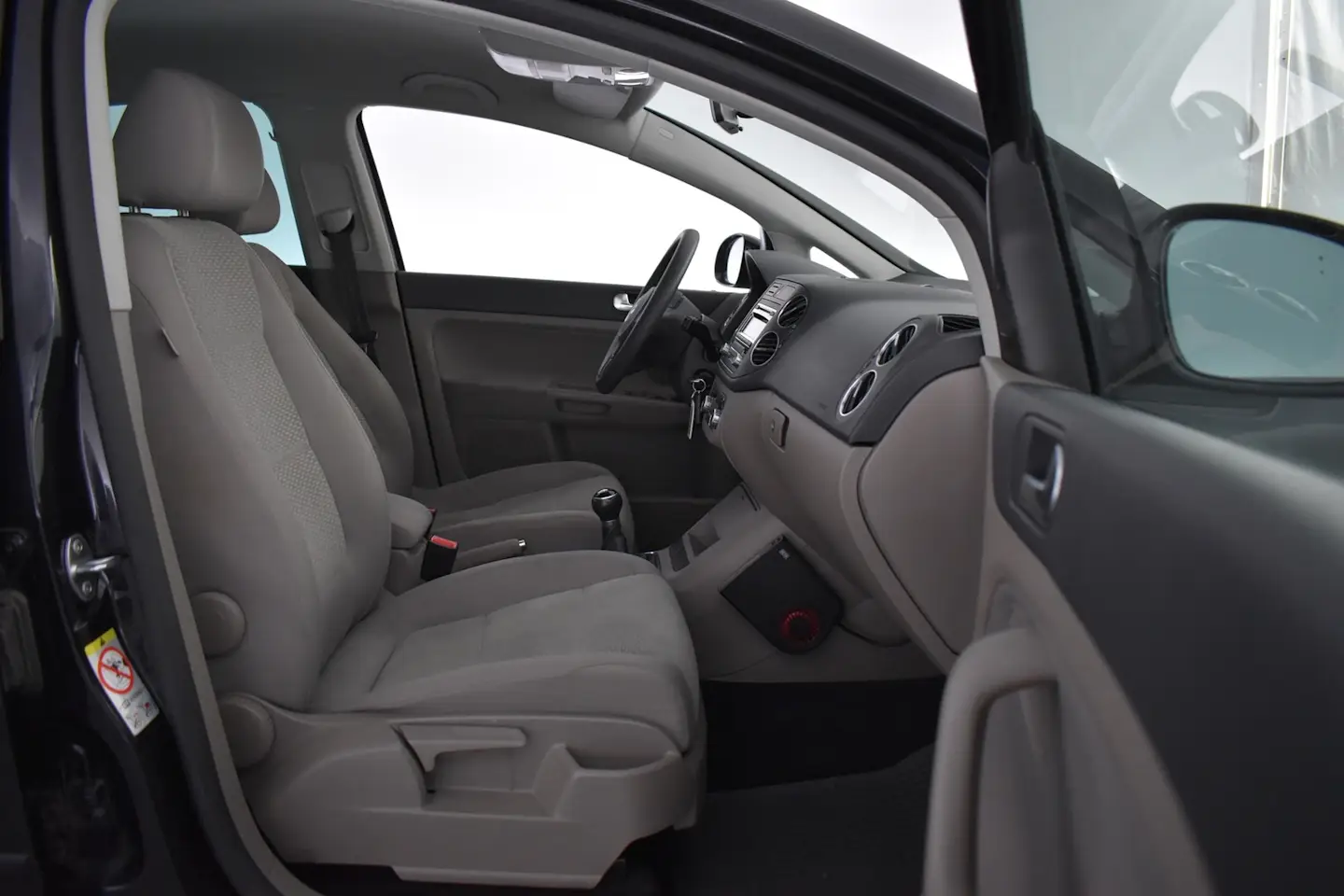 Car Image - 2ouliLNtxlNoIAMC35GHNI