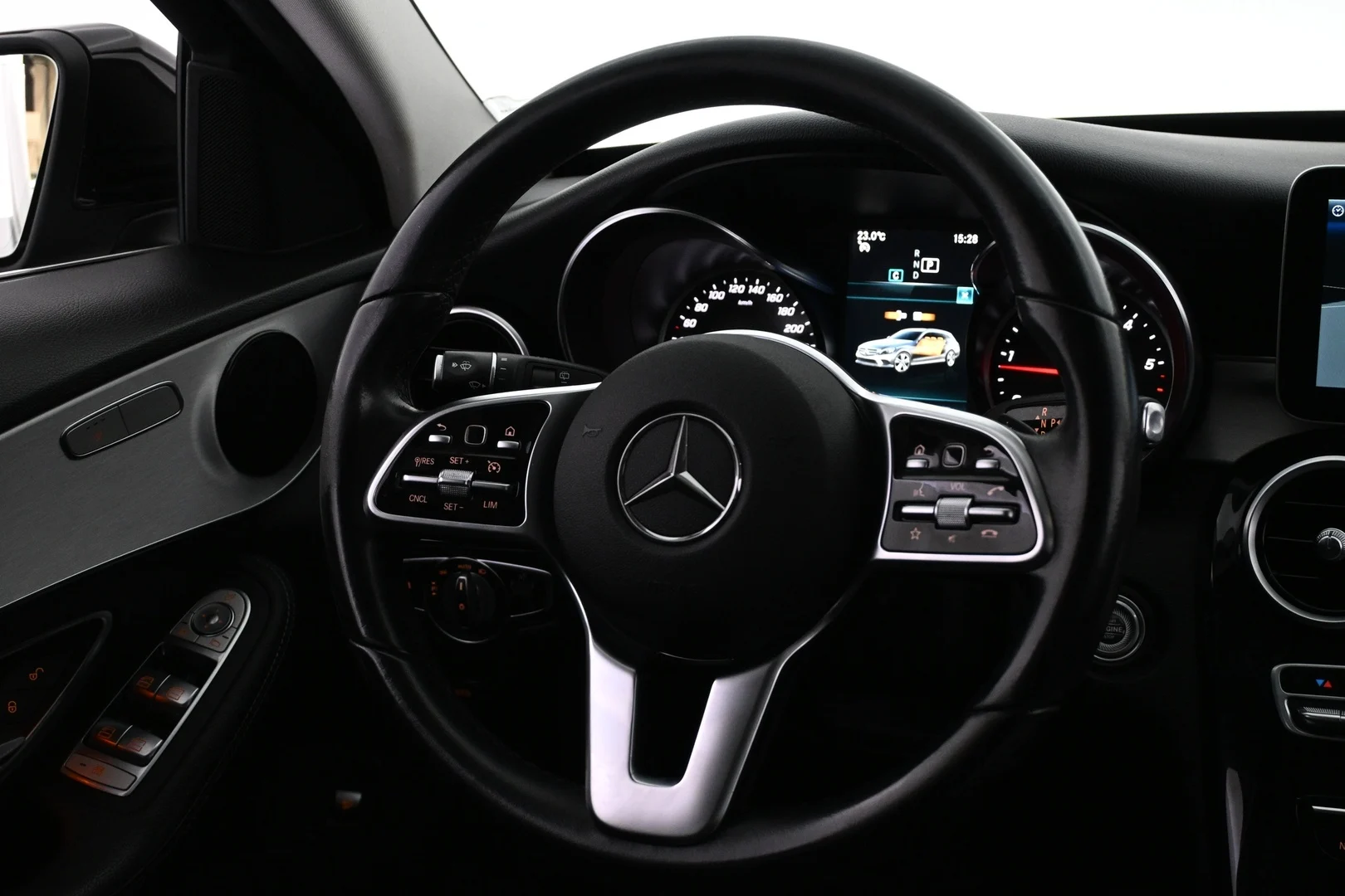 Car Image - 3gUIPtBjSSizwZx139HtQ6