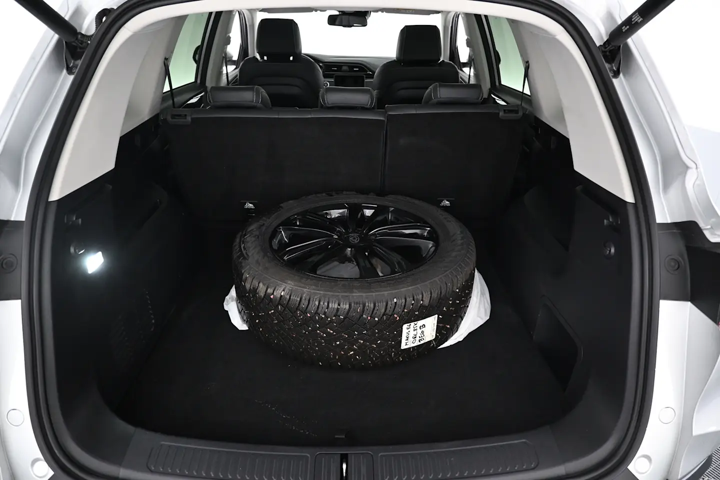 Car Image - 6XK3NVVQ3UneHgl9yrwk3