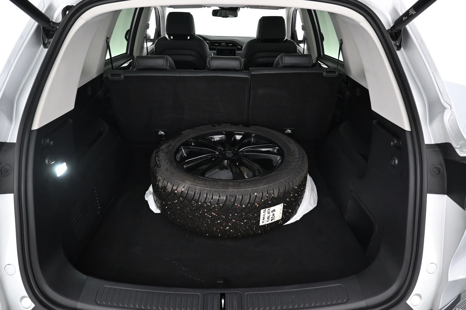 Car Image - 6XK3NVVQ3UneHgl9yrwk3