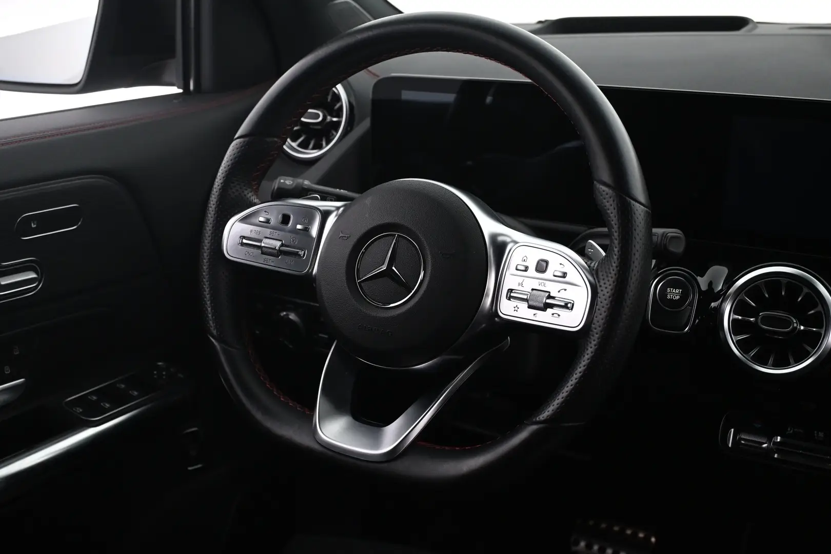 Car Image - 2KQDWapc6GLCJNZnHyX6l3
