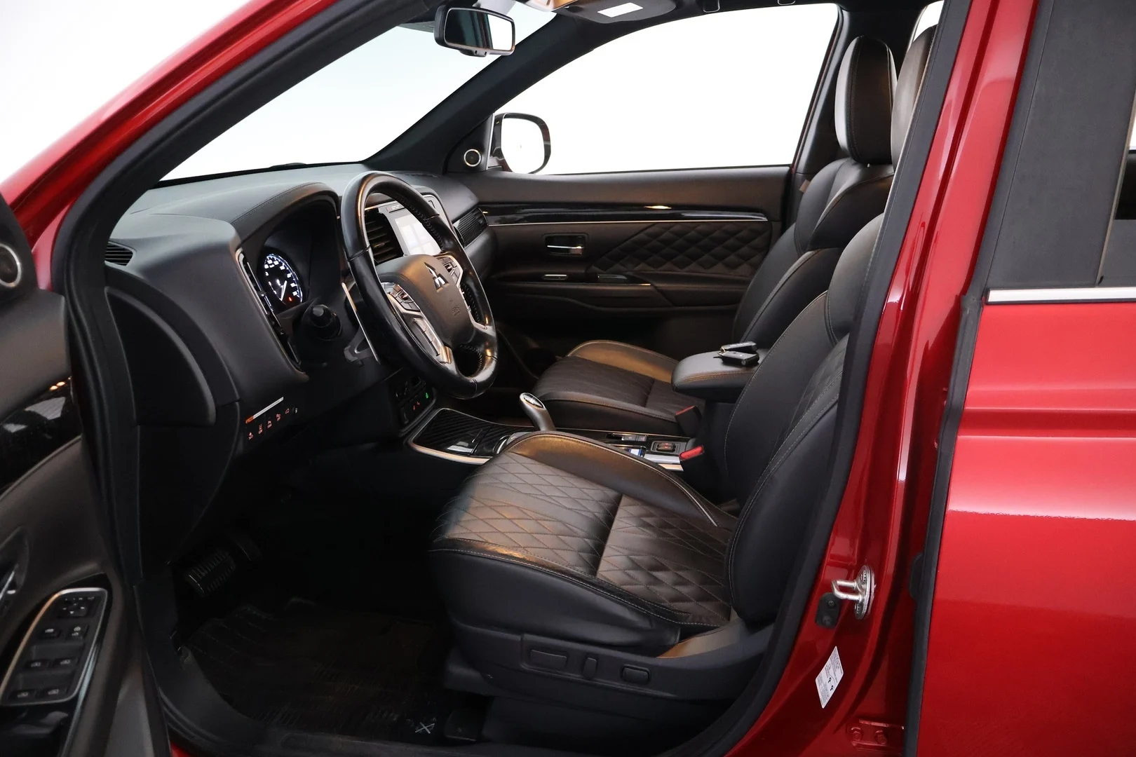 Car Image - 6URRSDrHcwxymdVMt4LRqa